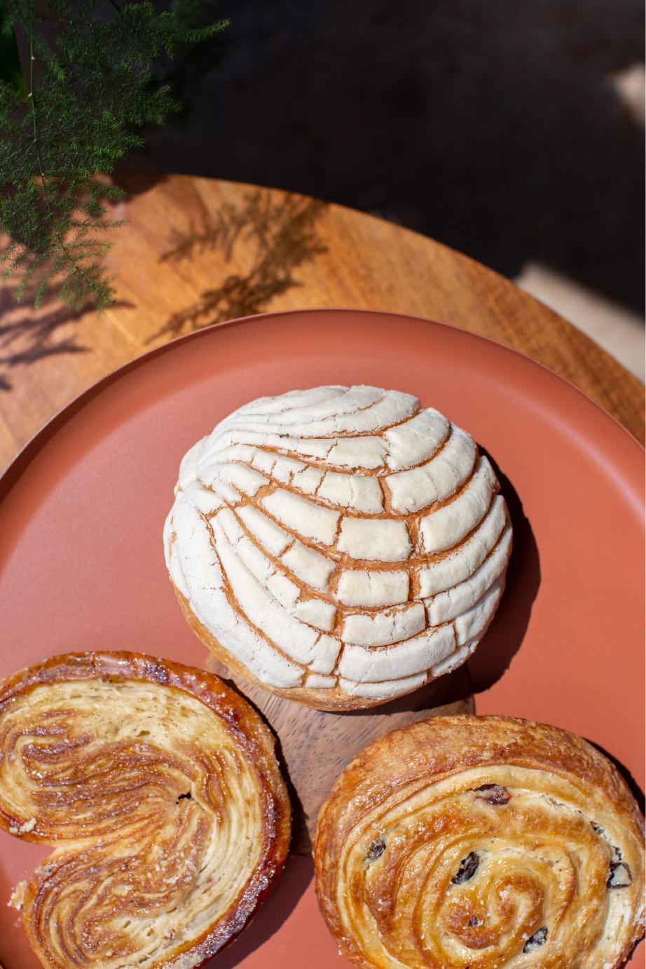 Modern Wooden Bread Tray For Sale