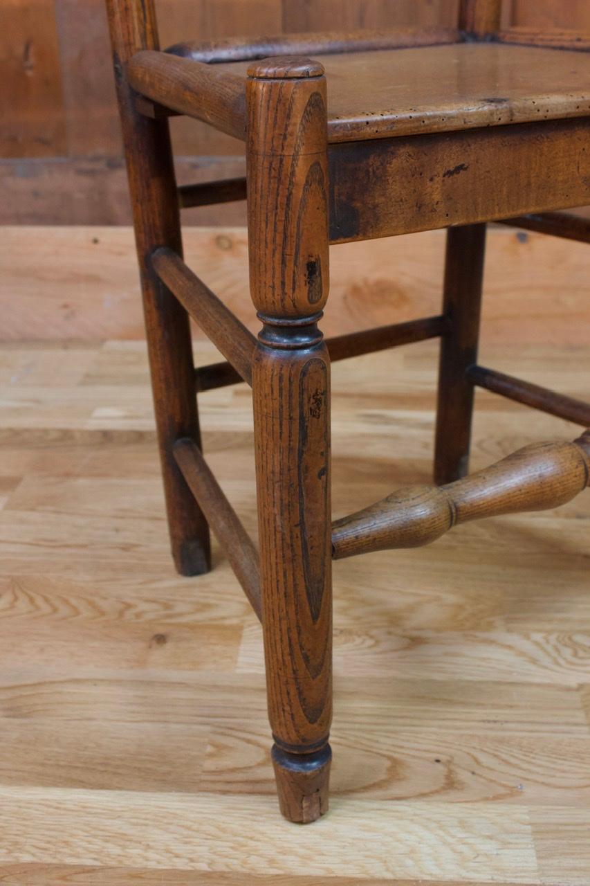 Britischer Holzstuhl aus Holz, 19. Jahrhundert, England im Zustand „Gut“ im Angebot in Beuzevillette, FR