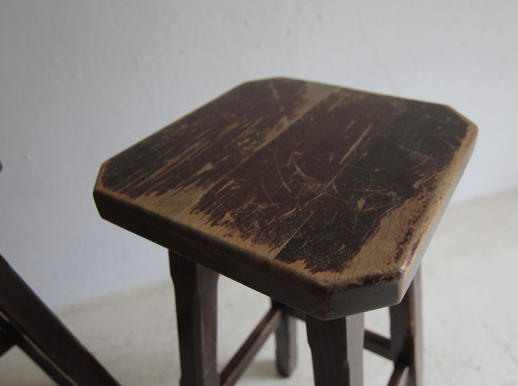 Tabourets de bar brutalistes en bois. Ensemble de 2 pièces en vente 3