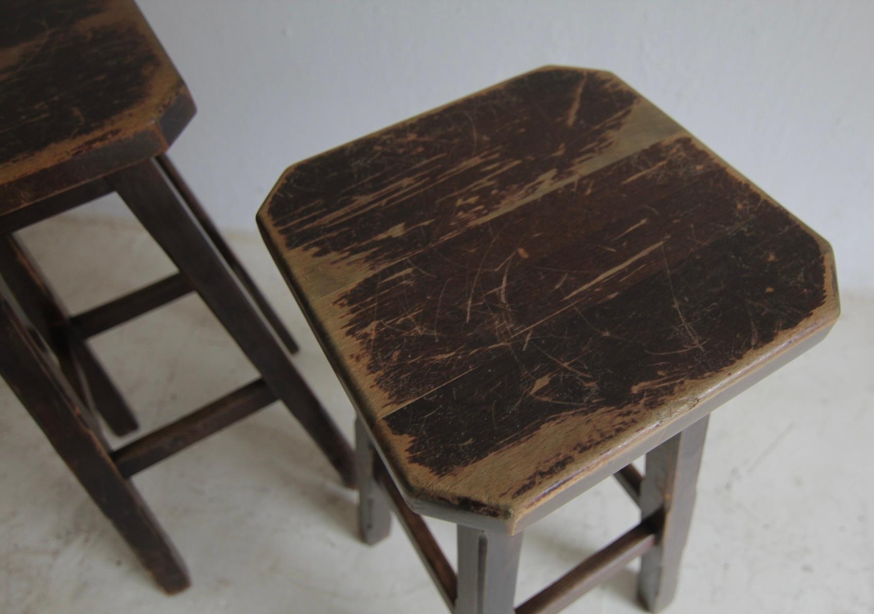 Tabourets de bar brutalistes en bois. Ensemble de 2 pièces en vente 4