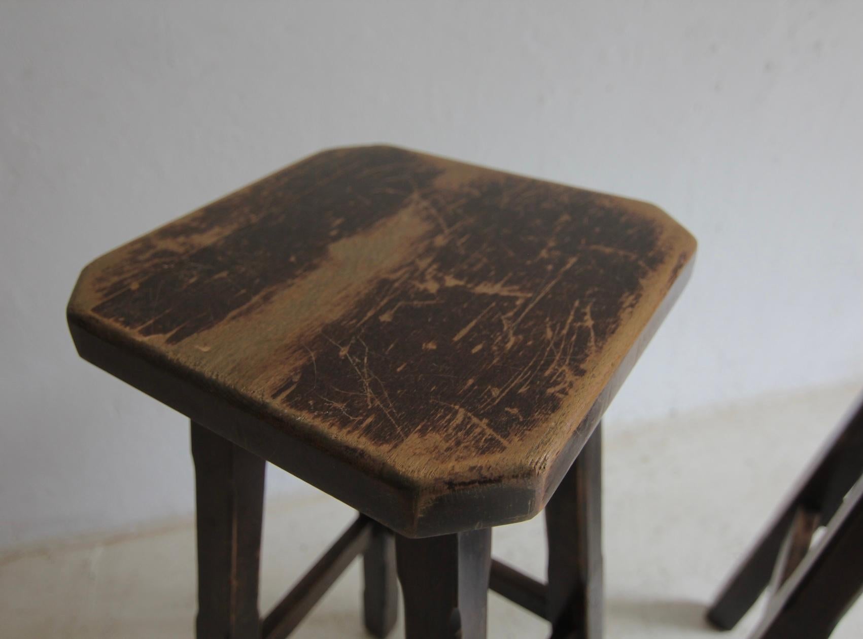 Tabourets de bar brutalistes en bois. Ensemble de 2 pièces en vente 5