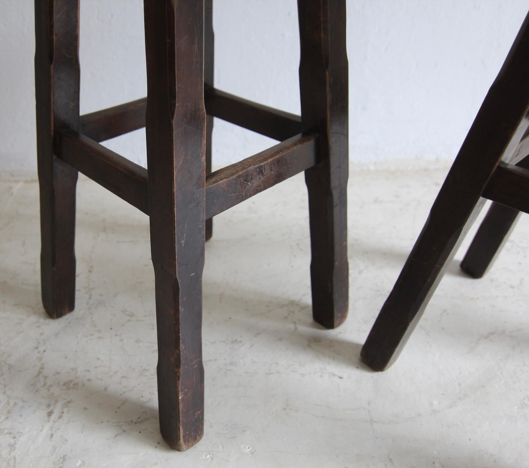 Tabourets de bar brutalistes en bois. Ensemble de 2 pièces en vente 7