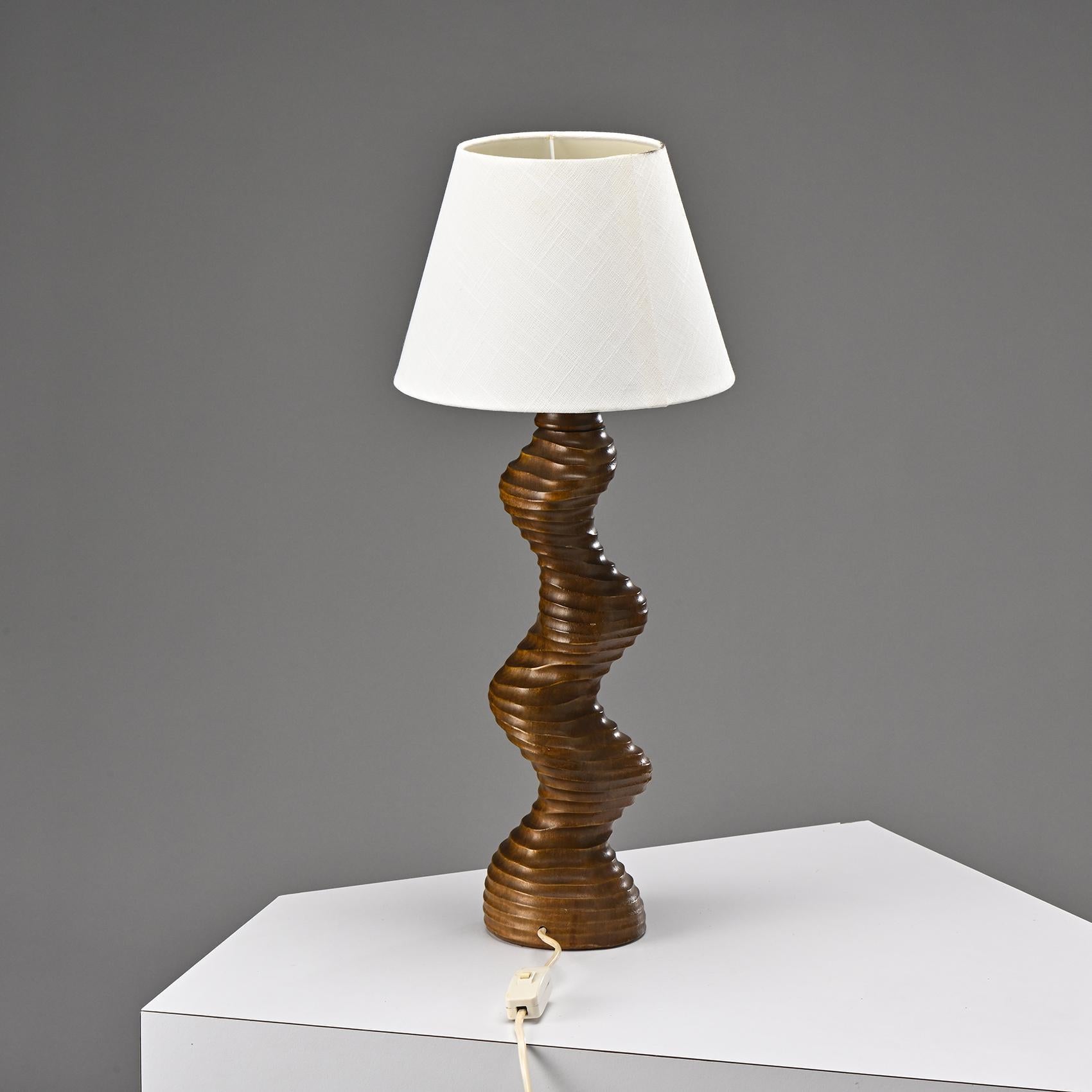 Wooden Brutalist Table Light, Temde Switzerland, circa 1970 In Good Condition In VILLEURBANNE, FR
