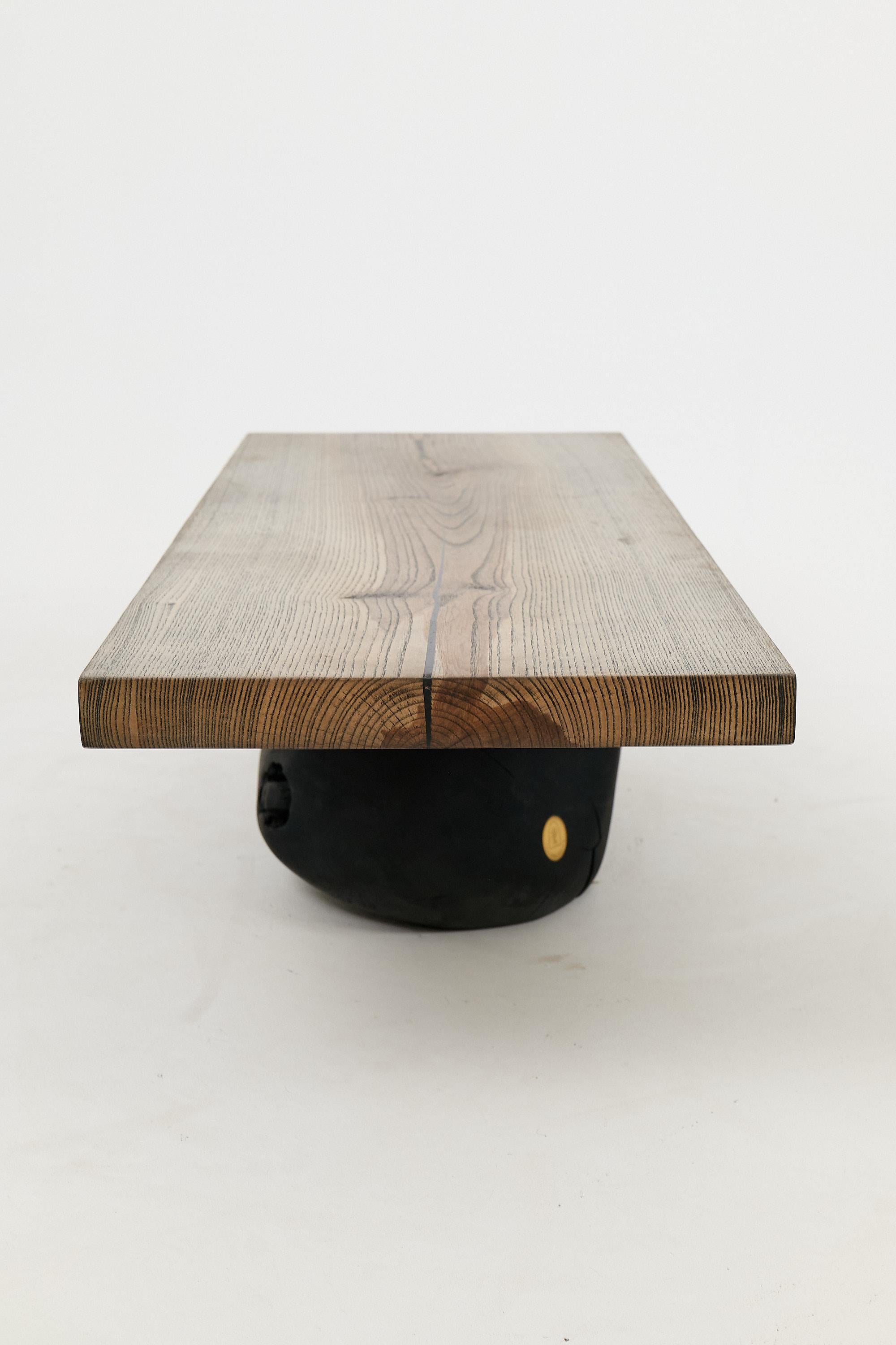 Brutalistischer Holztisch, Wabi-Sabi, natürlich und umweltfreundlich, Logniture im Angebot 1