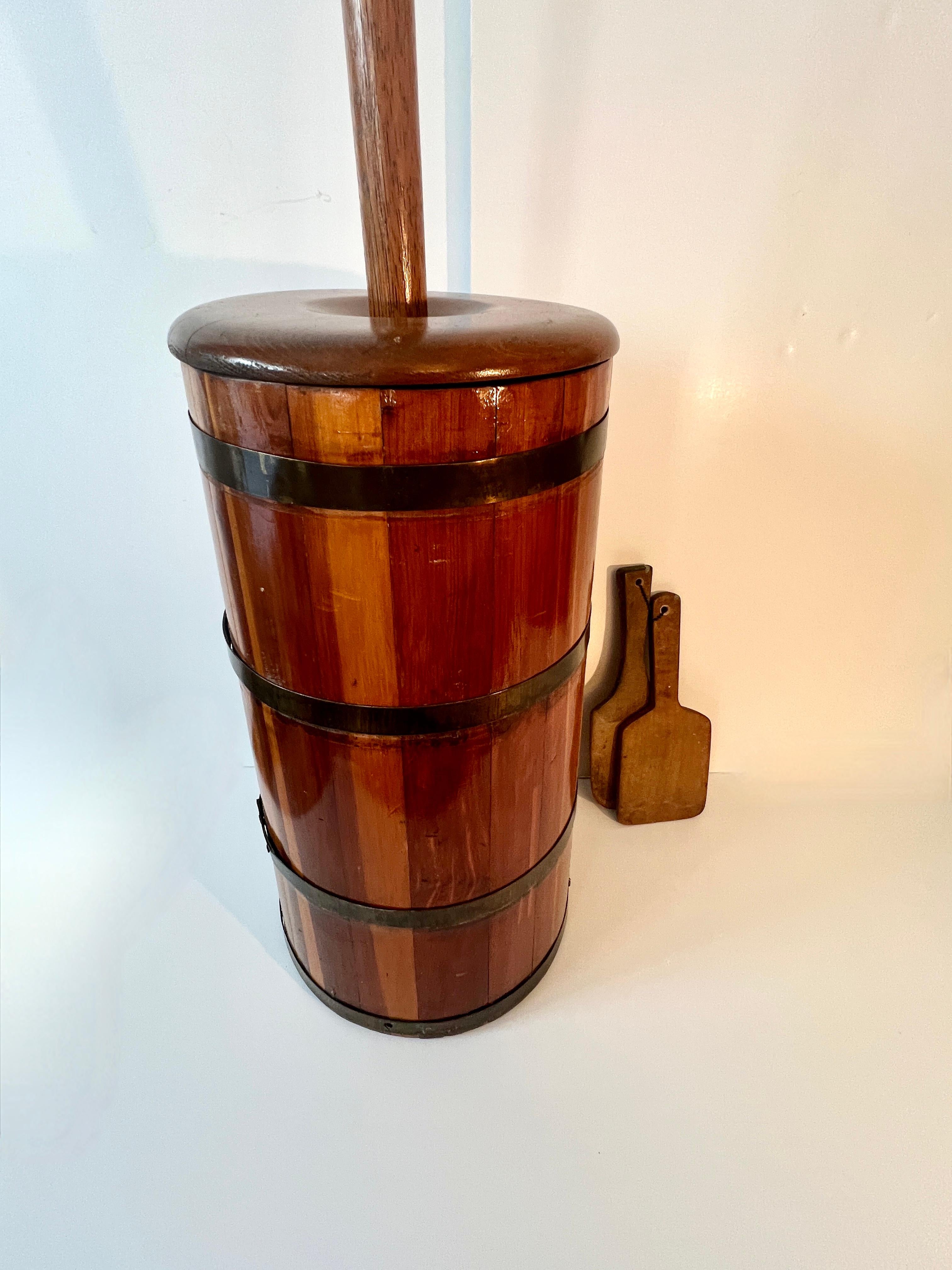 Holz-Butterkrug aus Holz mit zusätzlichen Paddles im Angebot 3