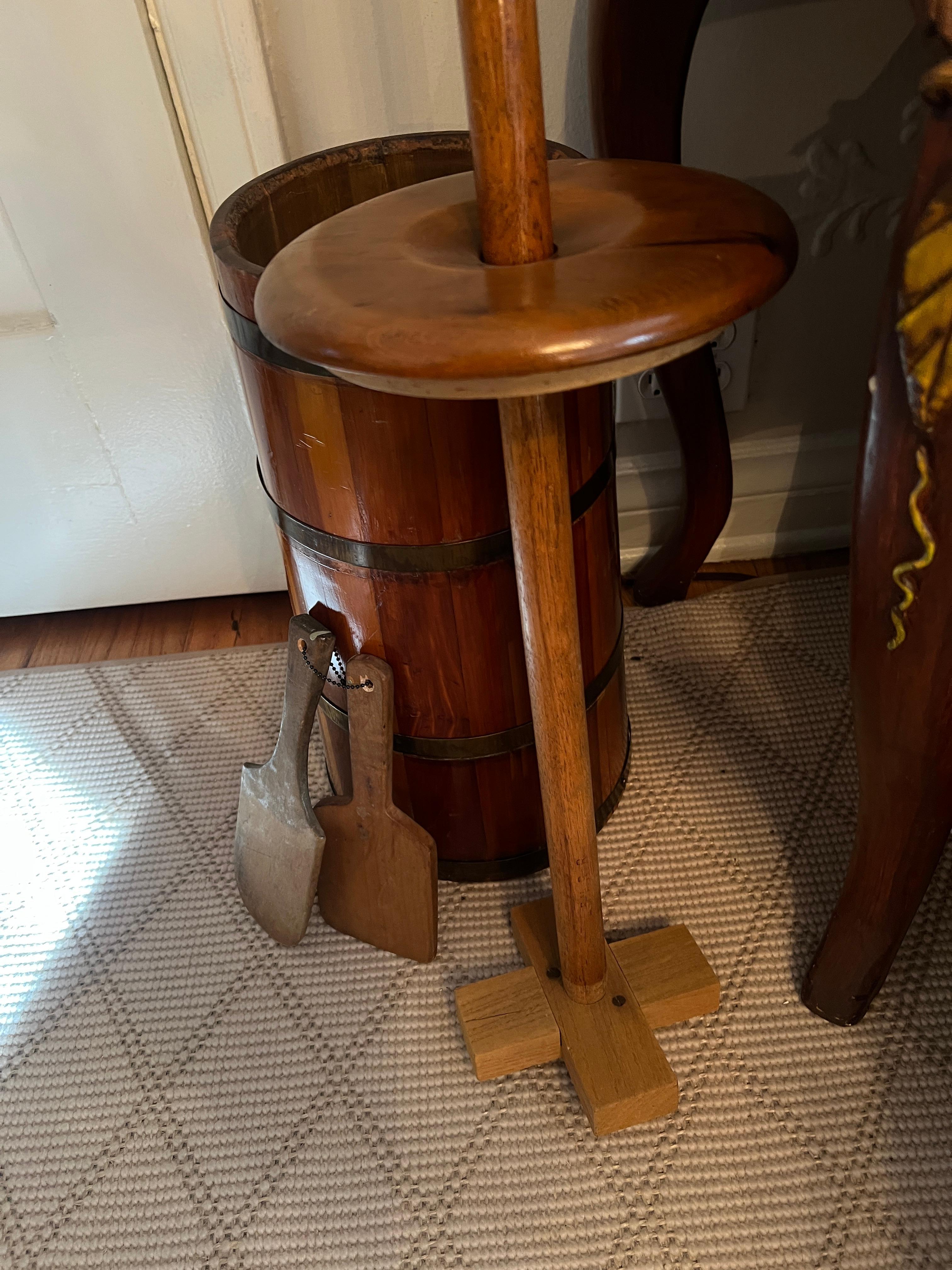 Holz-Butterkrug aus Holz mit zusätzlichen Paddles im Angebot 5