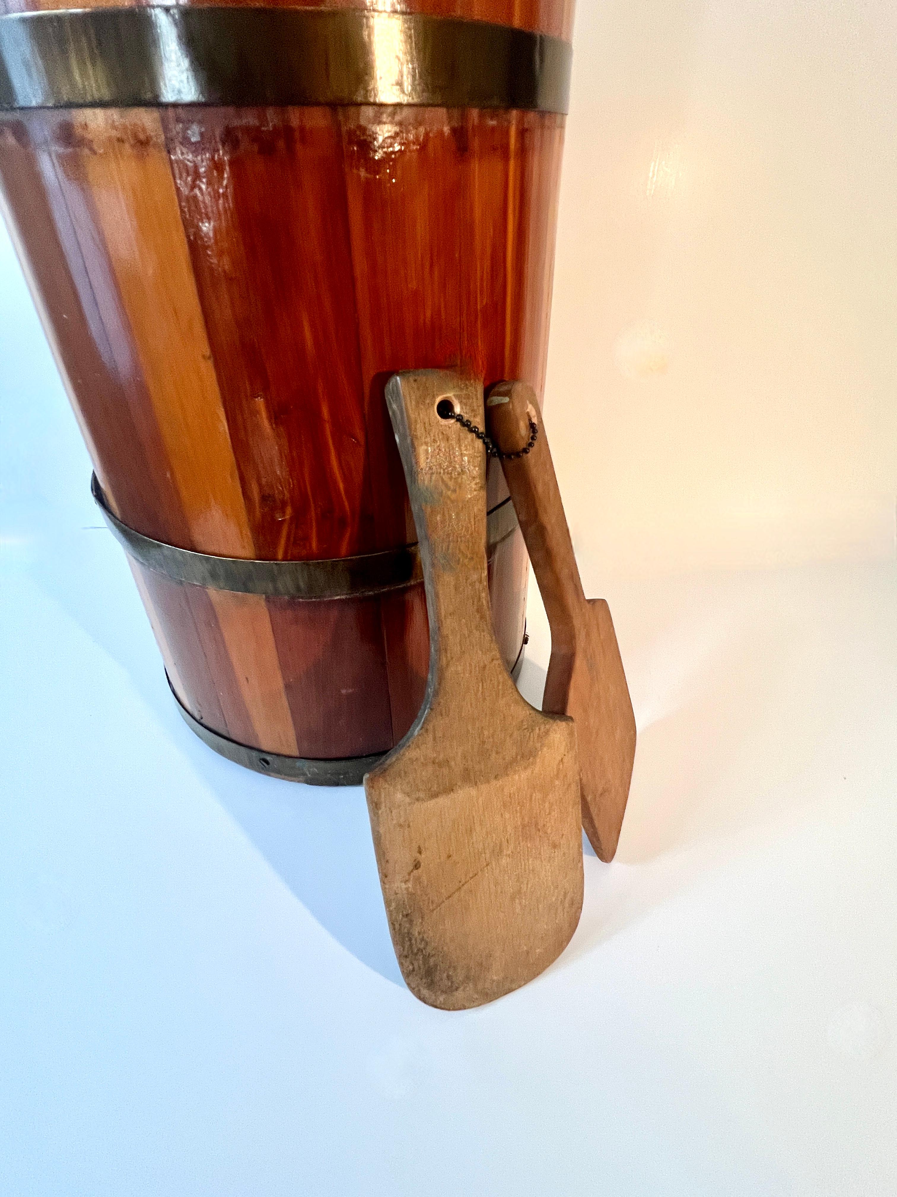 Holz-Butterkrug aus Holz mit zusätzlichen Paddles im Angebot 1