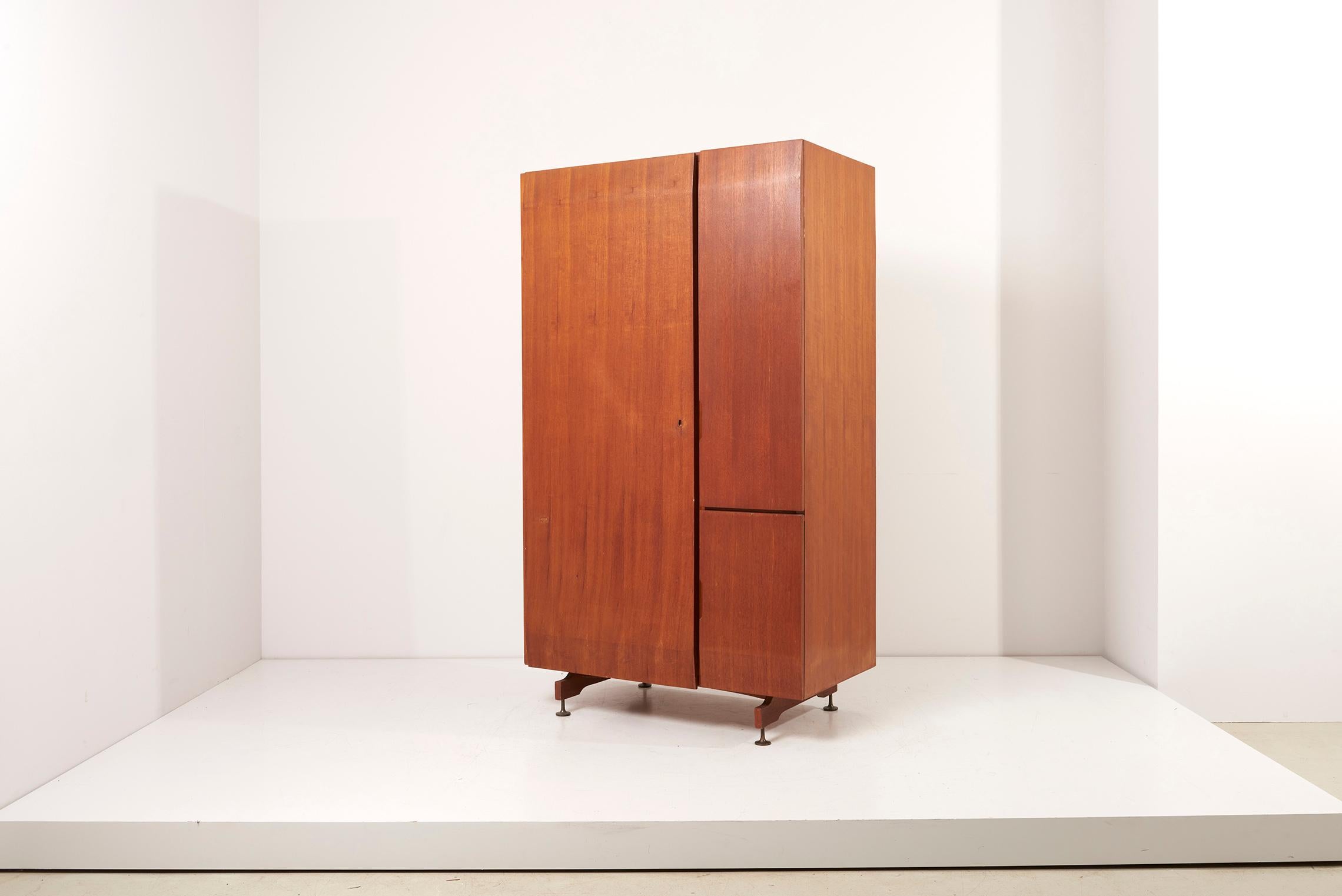 Wooden cabinet, Italy, 1950s
The piece is made in mahogany and has some nice sculptural details.