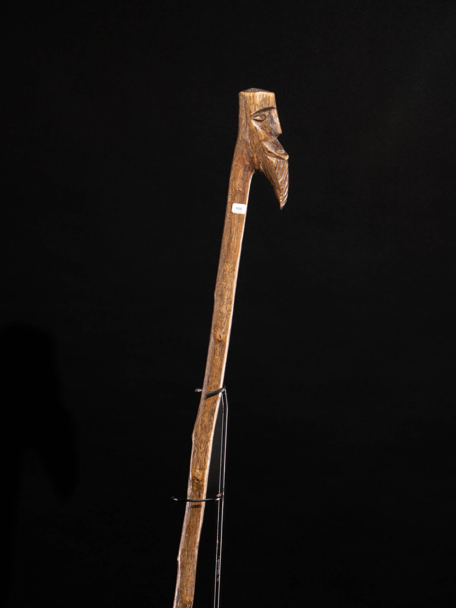 Bastone di legno - il manico è intagliato con il volto di un uomo barbuto In condizioni buone in vendita a Leuven , BE