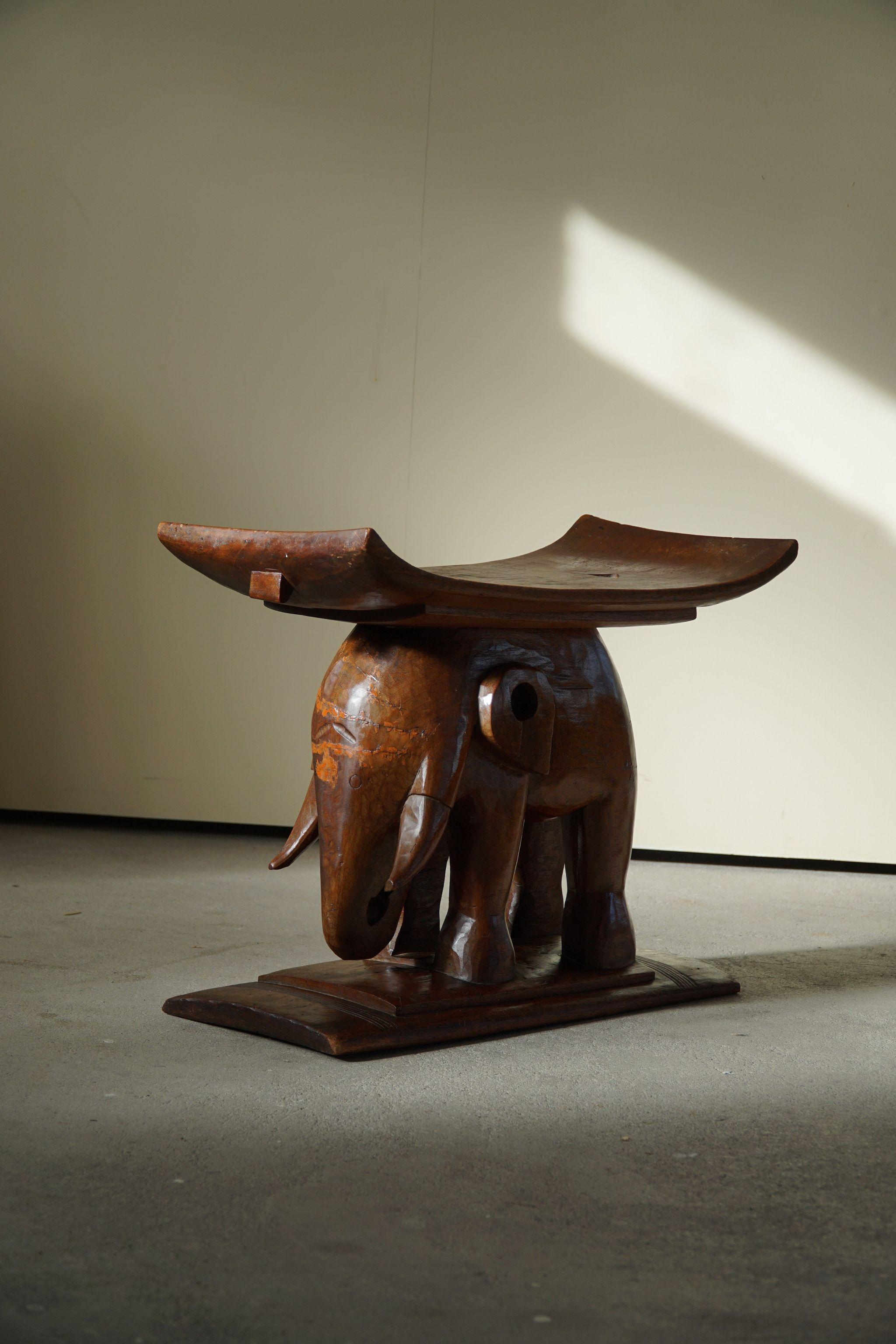 Wooden Carved African Elephant Stool, Mid Century in Wabi Sabi Style, 1940s For Sale 2