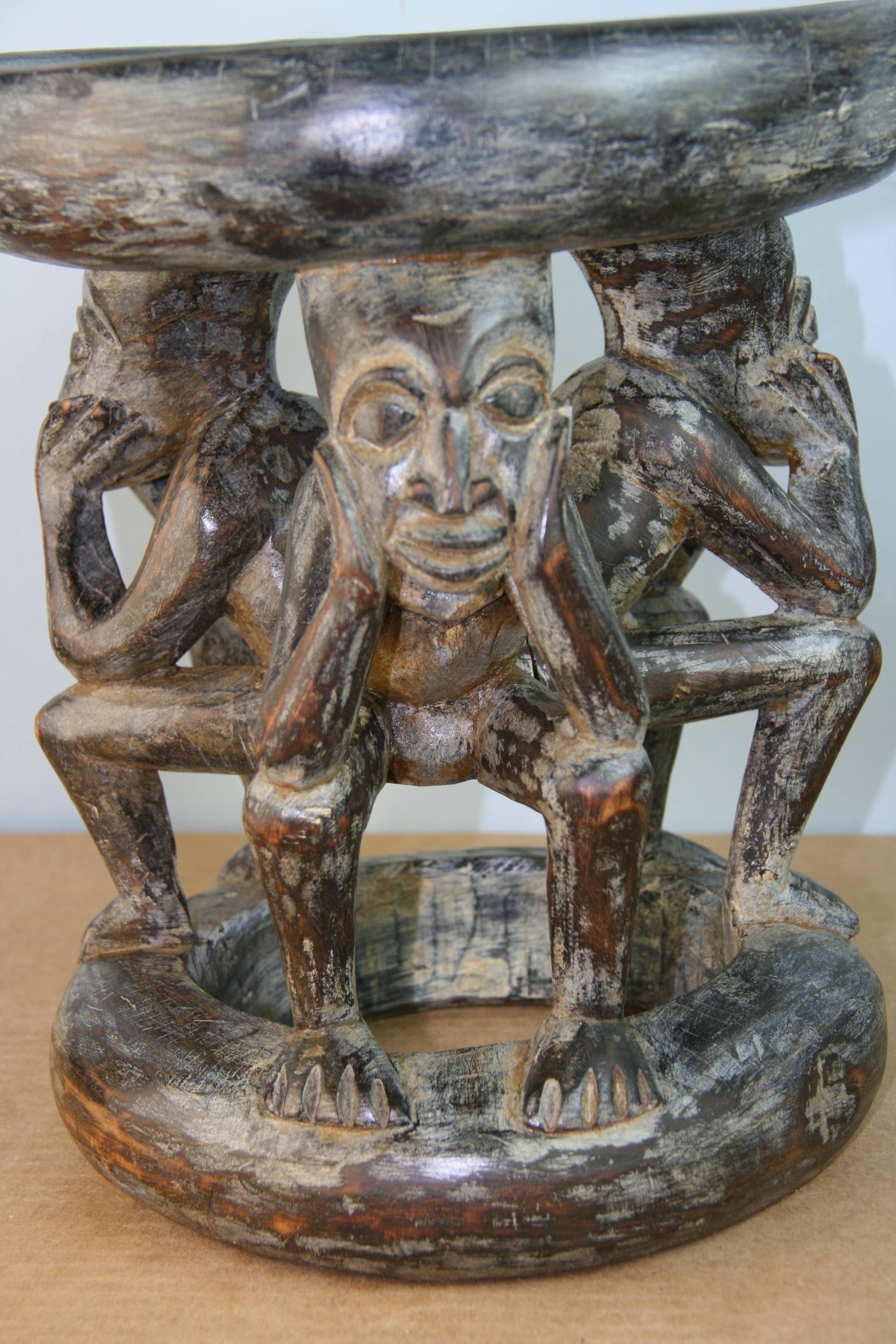African Wooden Carved Stool Figural Group In Good Condition For Sale In Douglas Manor, NY