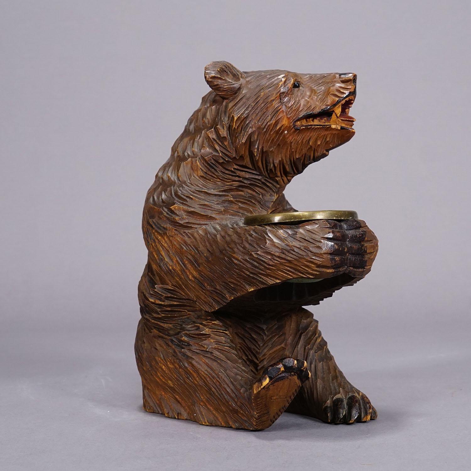 20th Century Wooden Carved Black Forest Bear with Brass Bowl, Brienz 1920s