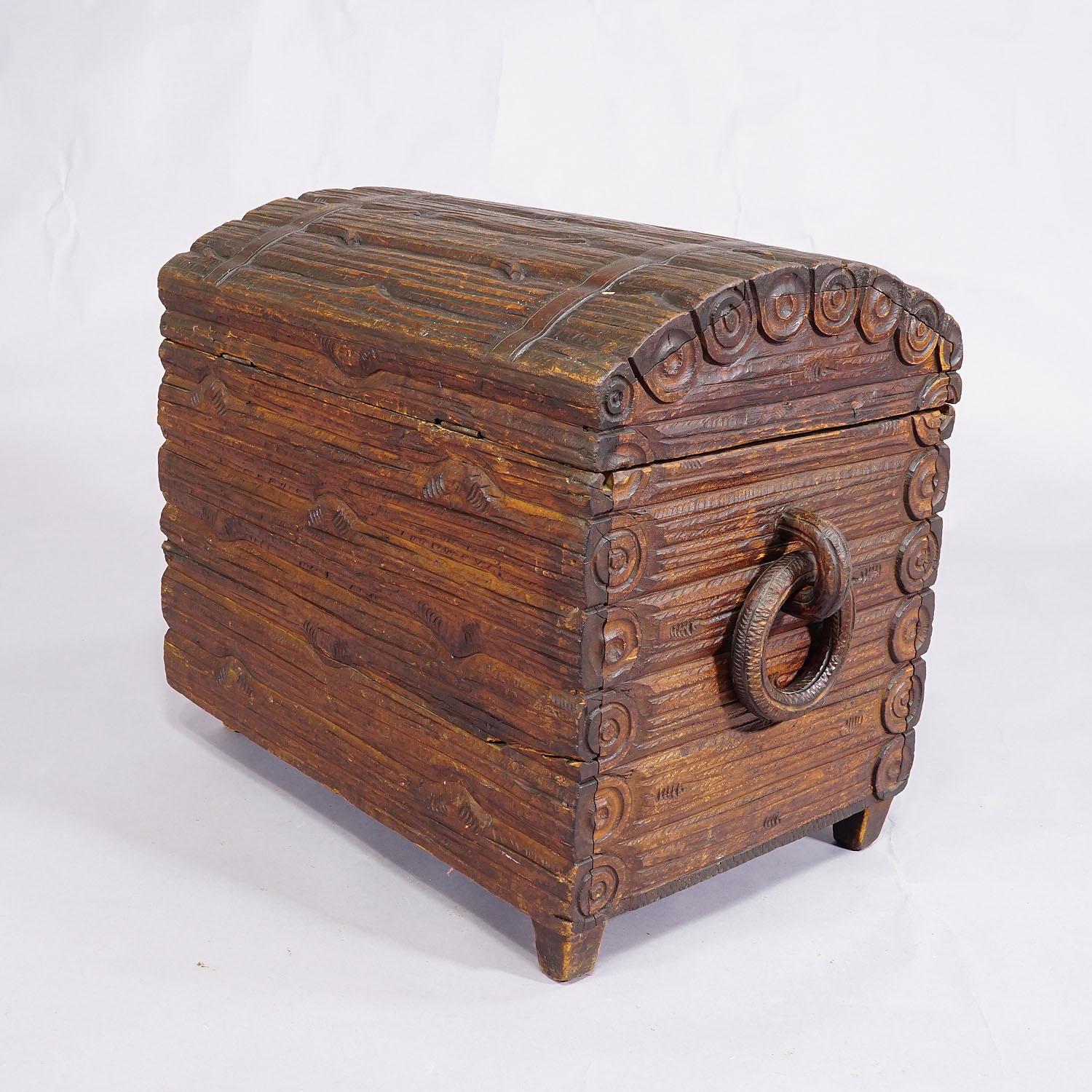 Wooden Carved Black Forest Log Box Modelled as Piled Stack of Logs For Sale 1