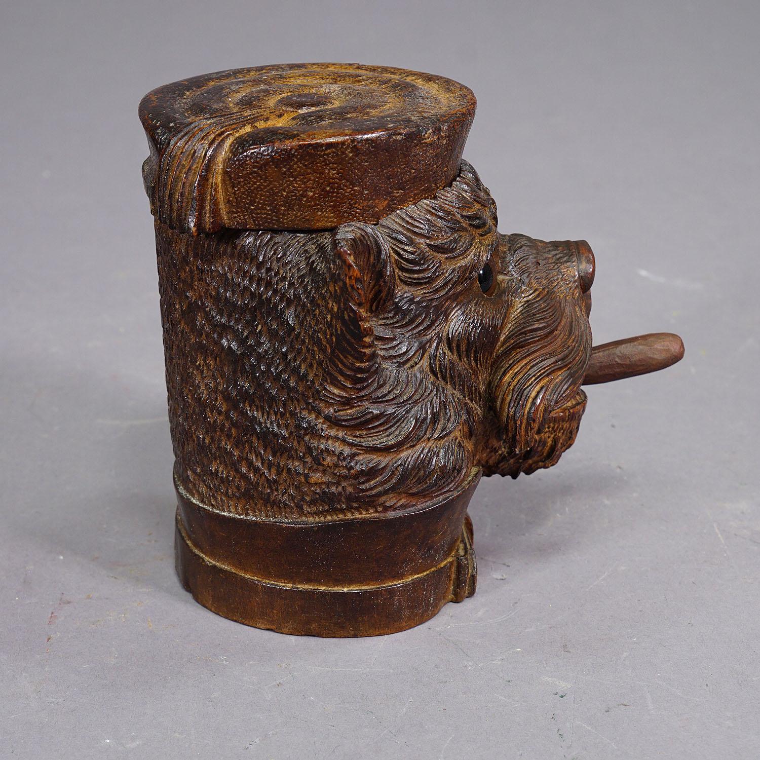 Wooden Carved Black Forest Tobacco Box Terrier Head ca. 1900 In Good Condition For Sale In Berghuelen, DE