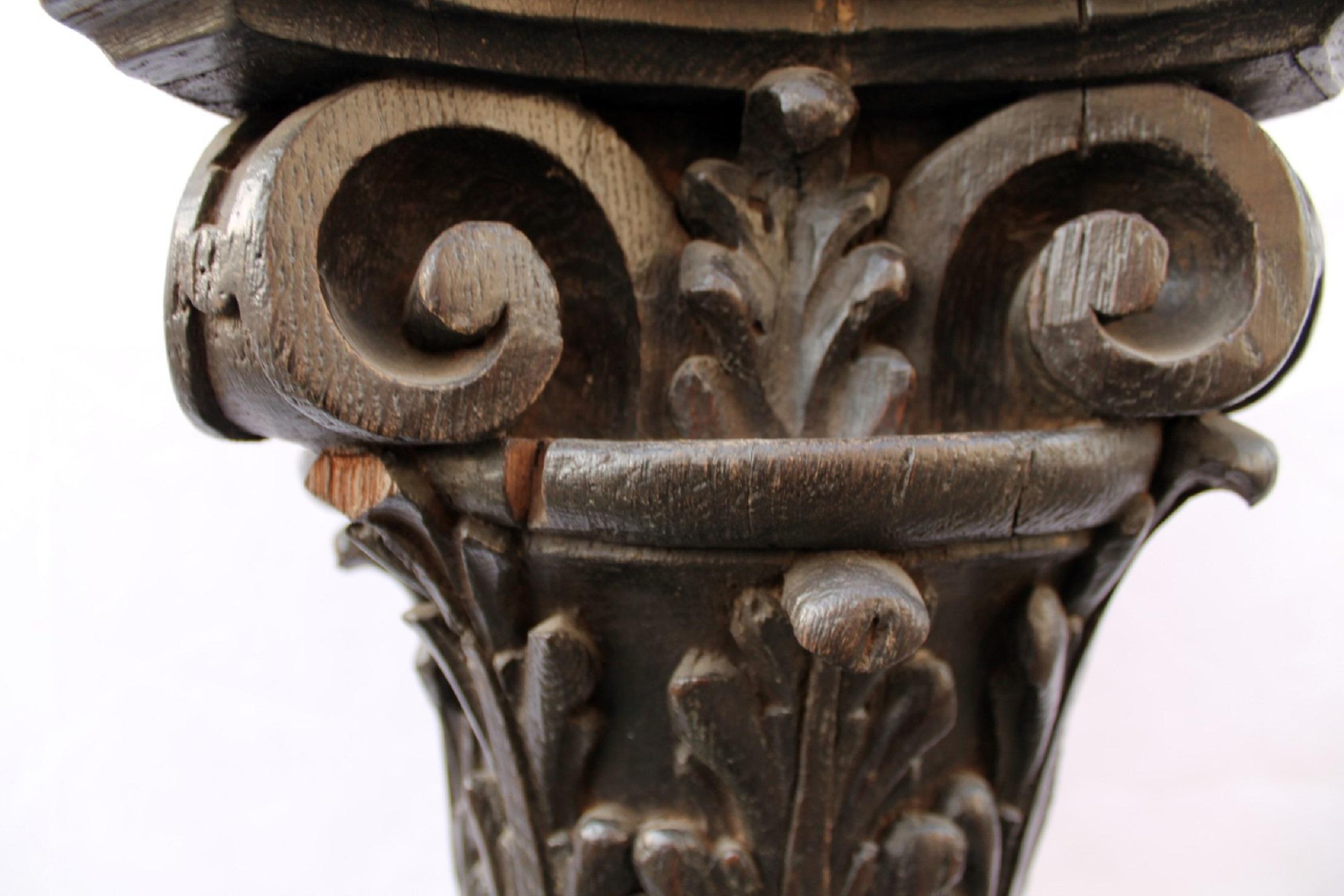 Wooden Carved Column In Fair Condition In Brussels, BE