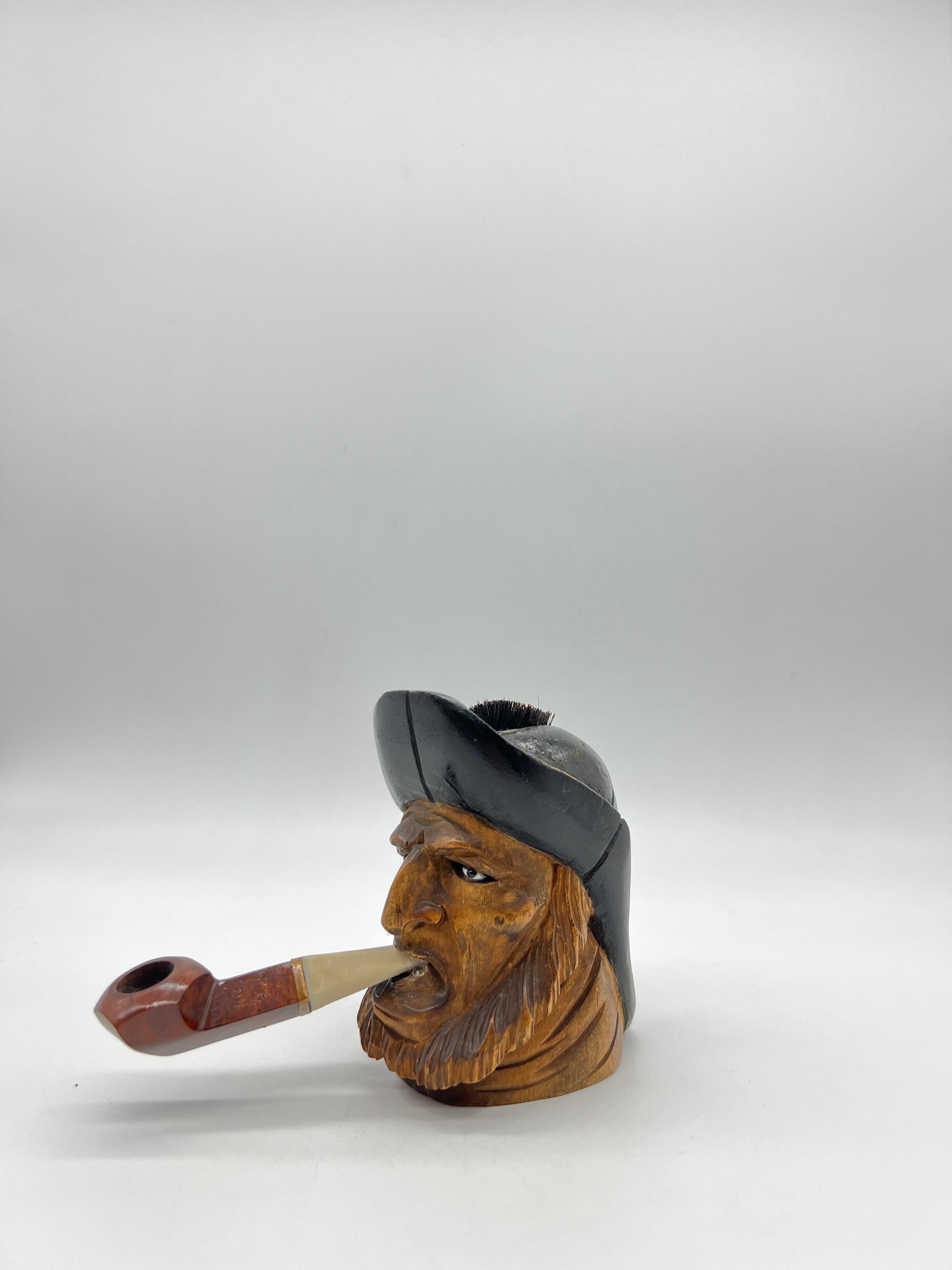 Autre Tête sculptée en bois, marin, avec pipe en vente