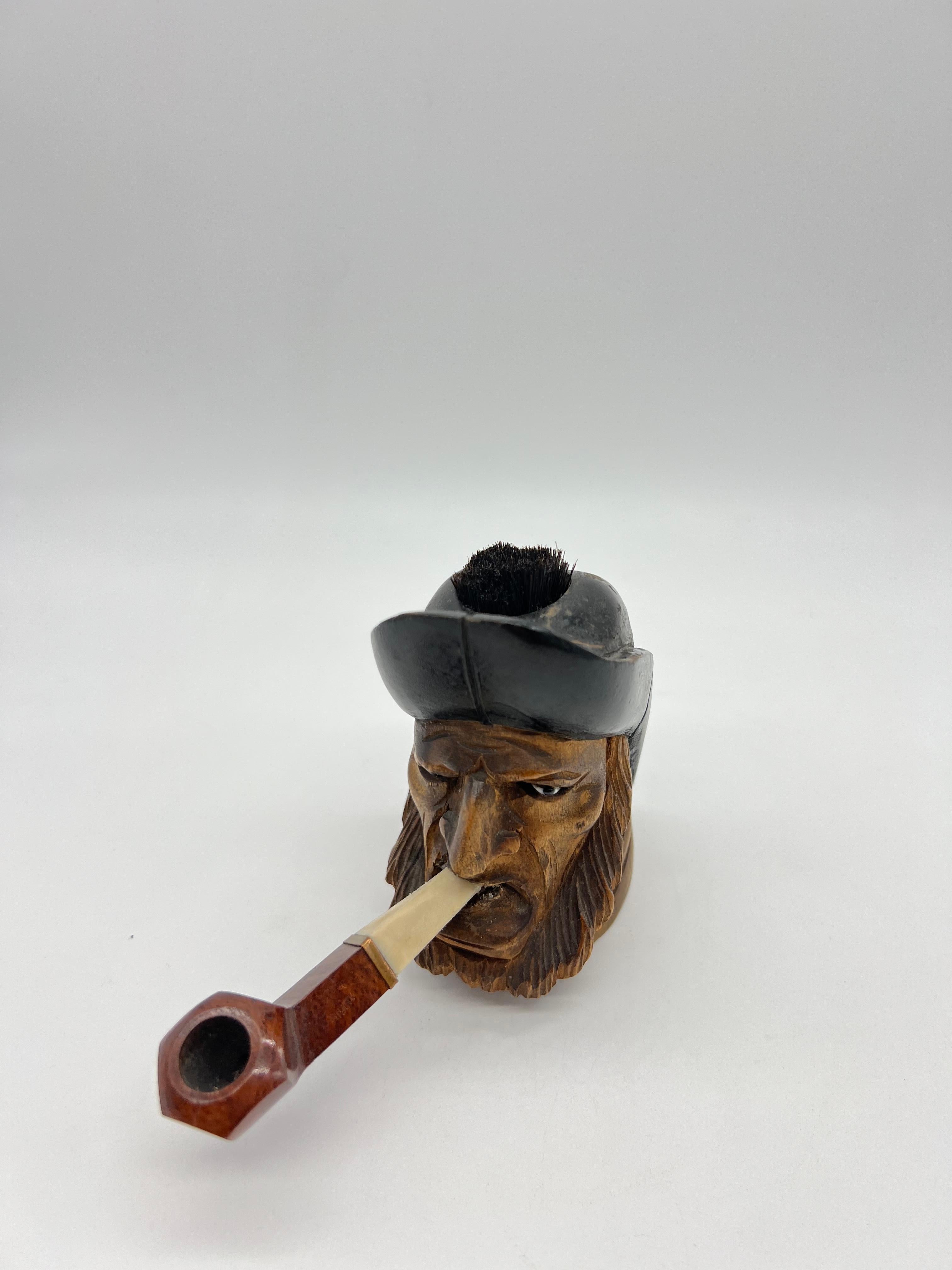 Testa scolpita in legno, marinaio, con pipa In condizioni buone in vendita a Vienna, AT