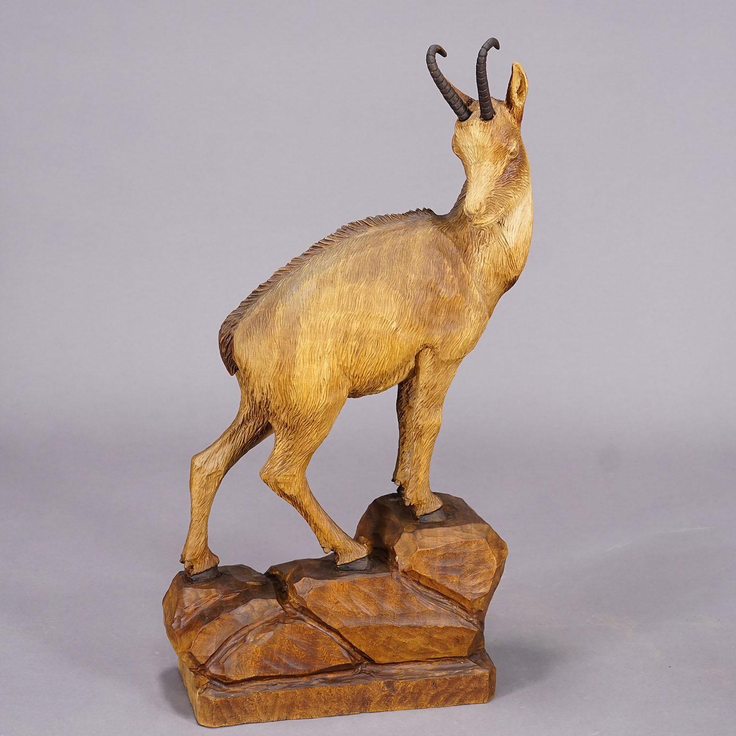 Esculturas de íbice y gamuza talladas en madera attr. a Rudolf Heissl jr. ca. 1960s Austríaco en venta