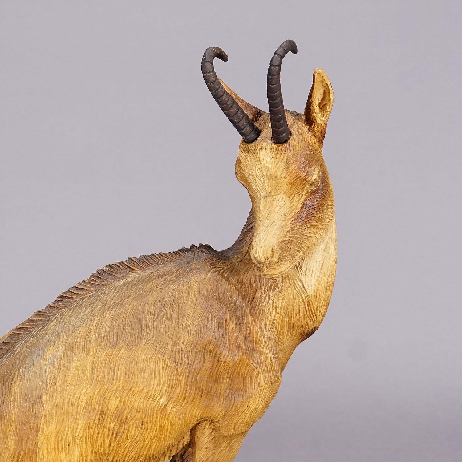 Esculturas de íbice y gamuza talladas en madera attr. a Rudolf Heissl jr. ca. 1960s en Bueno estado para la venta en Berghuelen, DE