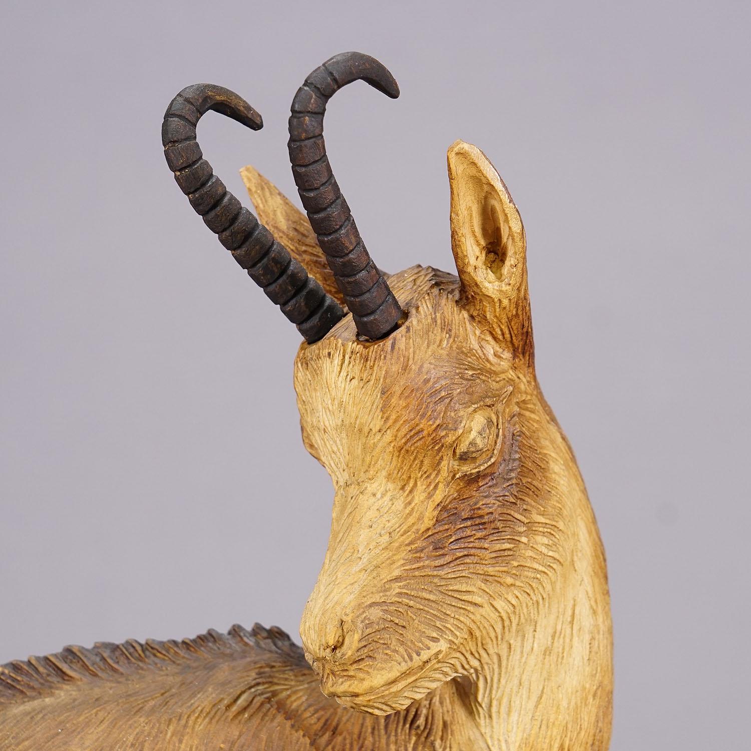Esculturas de íbice y gamuza talladas en madera attr. a Rudolf Heissl jr. ca. 1960s Madera en venta