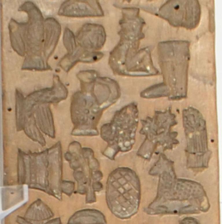 Wooden Carved Mold In Good Condition For Sale In Vista, CA