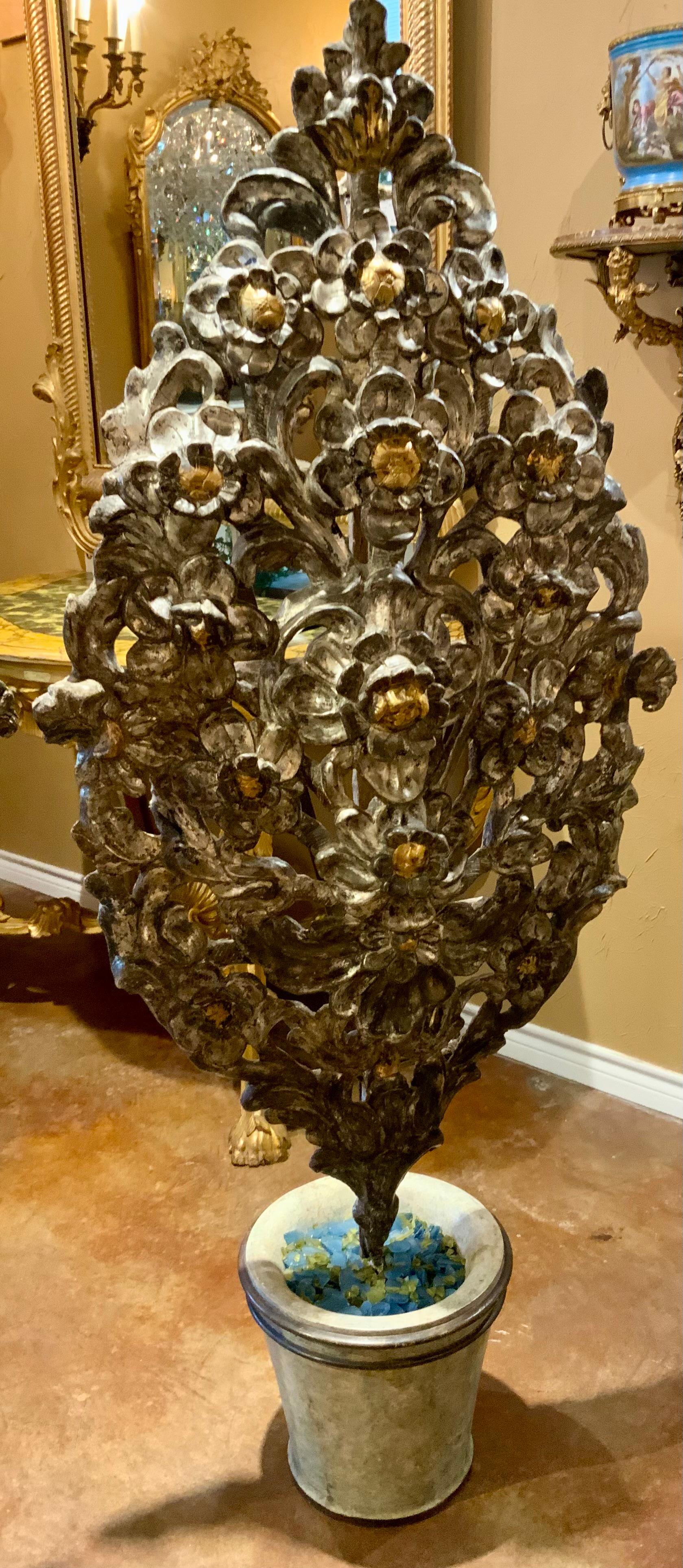 20th Century Wooden carved pair of topiaries in silver and gold gilt For Sale