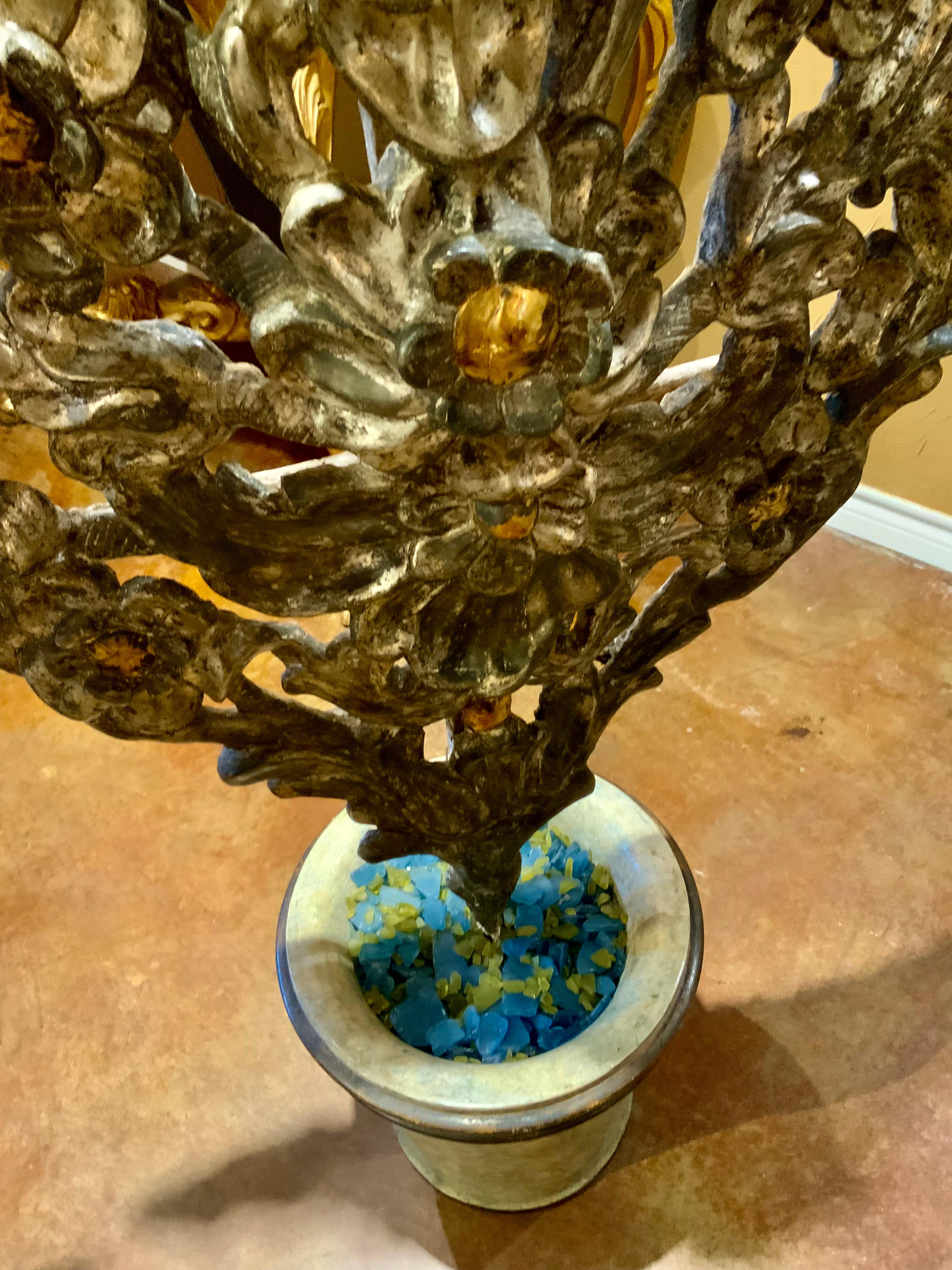 Wooden carved pair of topiaries in silver and gold gilt For Sale 1