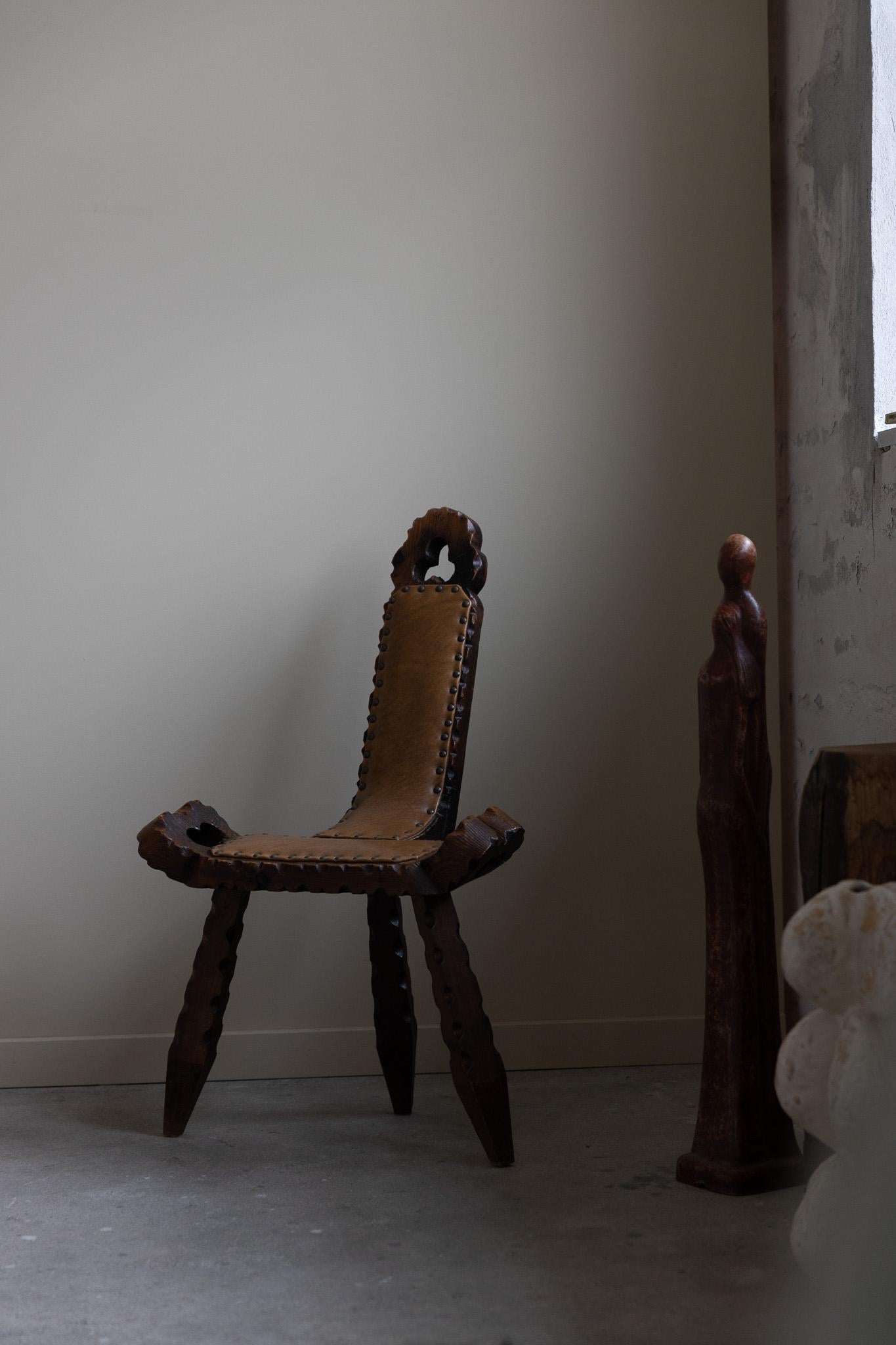 Wooden Carved Tripod Chair with Leather Seat, Wabi Sabi, Early 20th Century For Sale 1