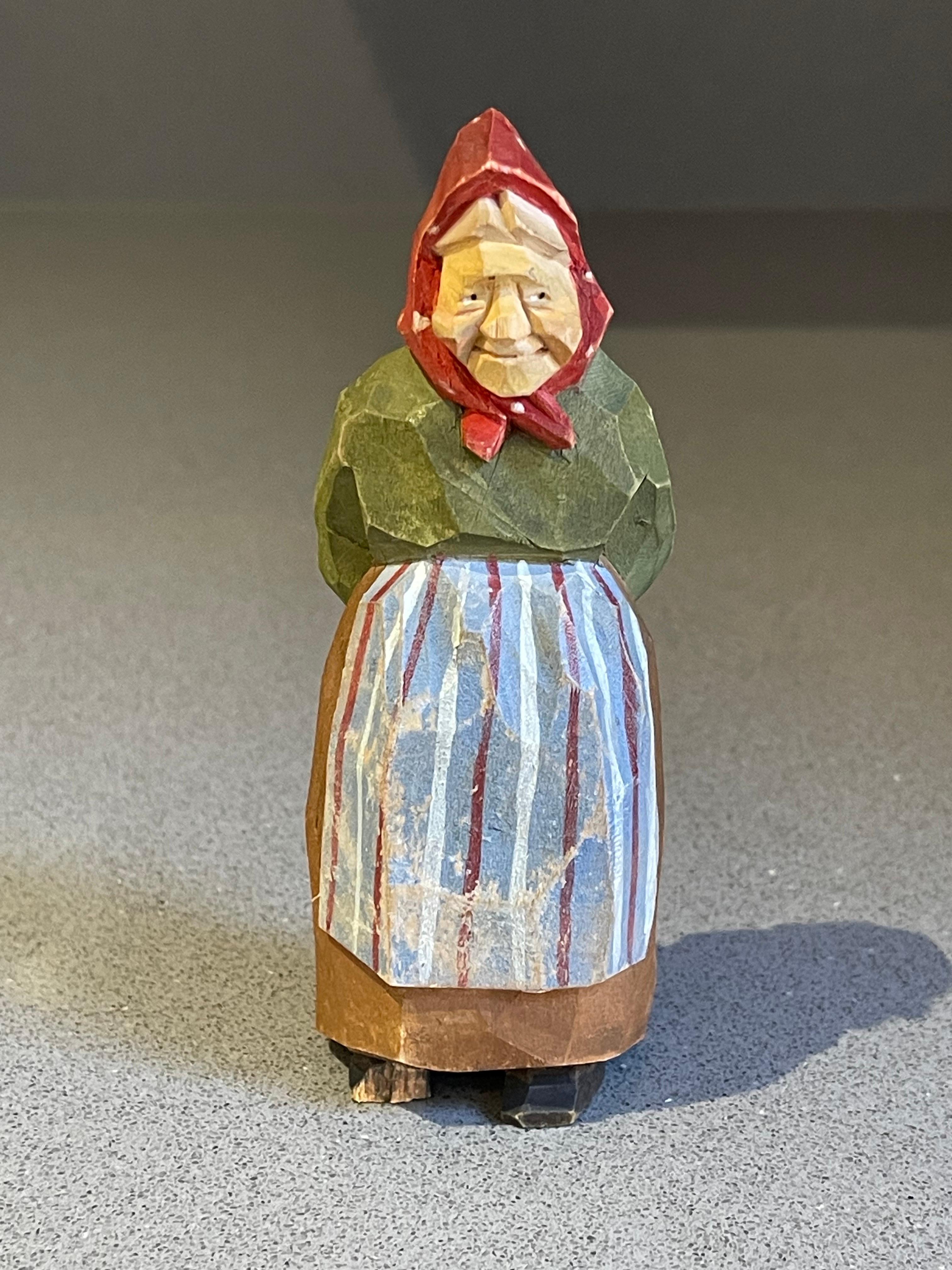 A beautifully stylized old rustic lady-dressed female figurine with a great balance of harmony stood, portraying the beauty of the inner world through pure beauty.
This Valuable unique art piece is a great chance to bring your office or home decor