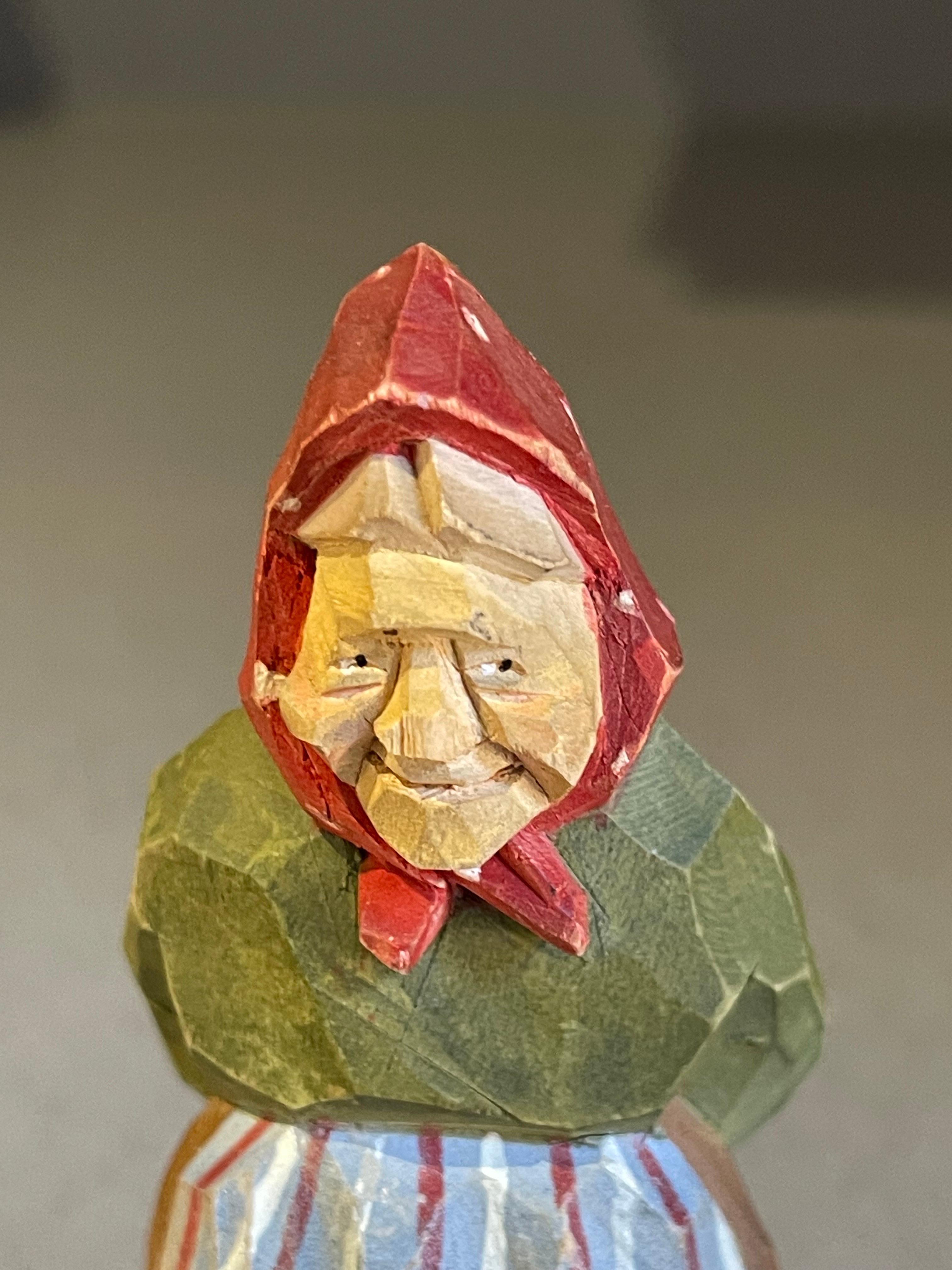 Wooden Carving Human Sculpture Rustic Dressed Antique Decorative Woman Figurine In Excellent Condition For Sale In Wembley, GB