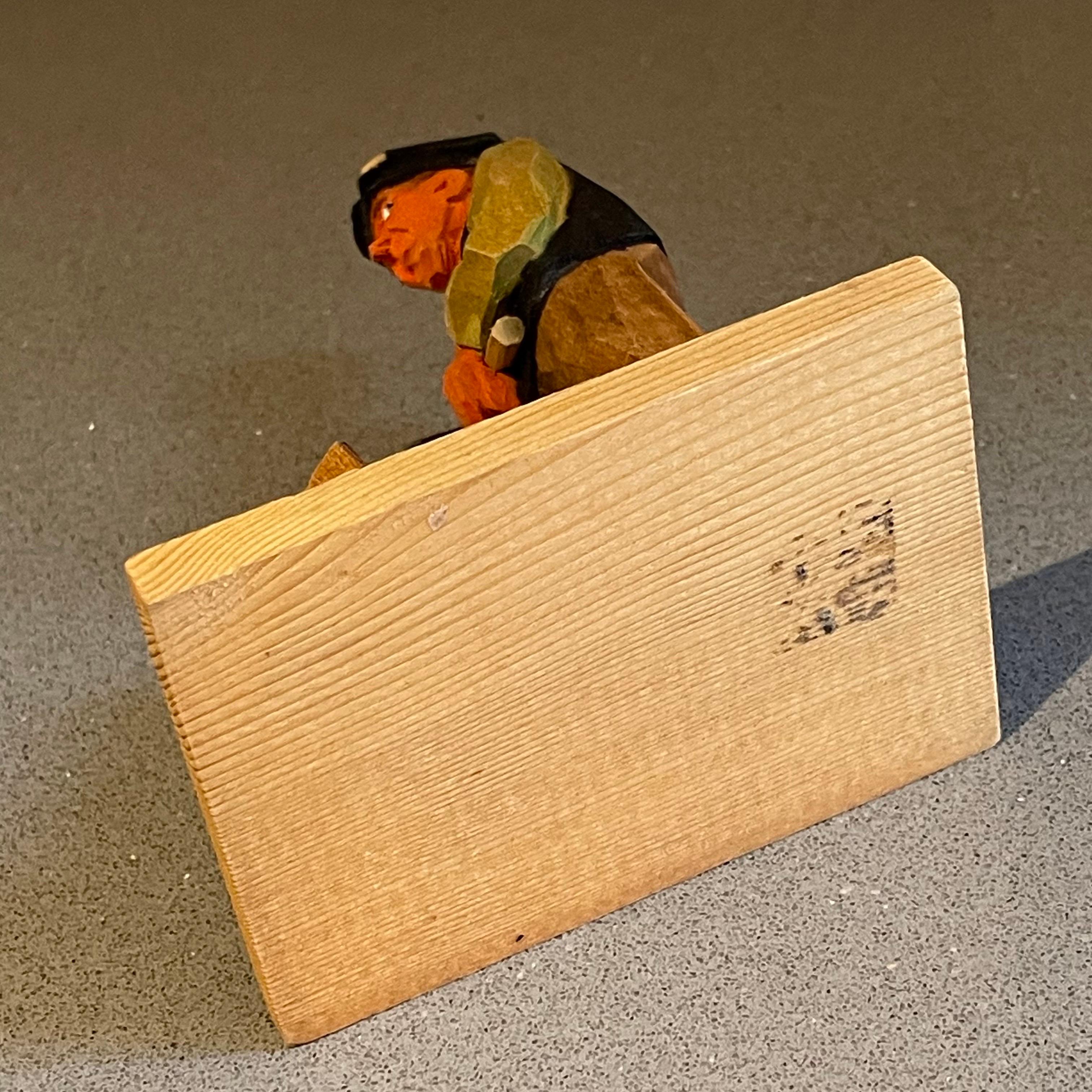 Talla de Madera Esculturas Humanas Figurilla Decorativa Antigua de un Hombre Rústico en venta 2