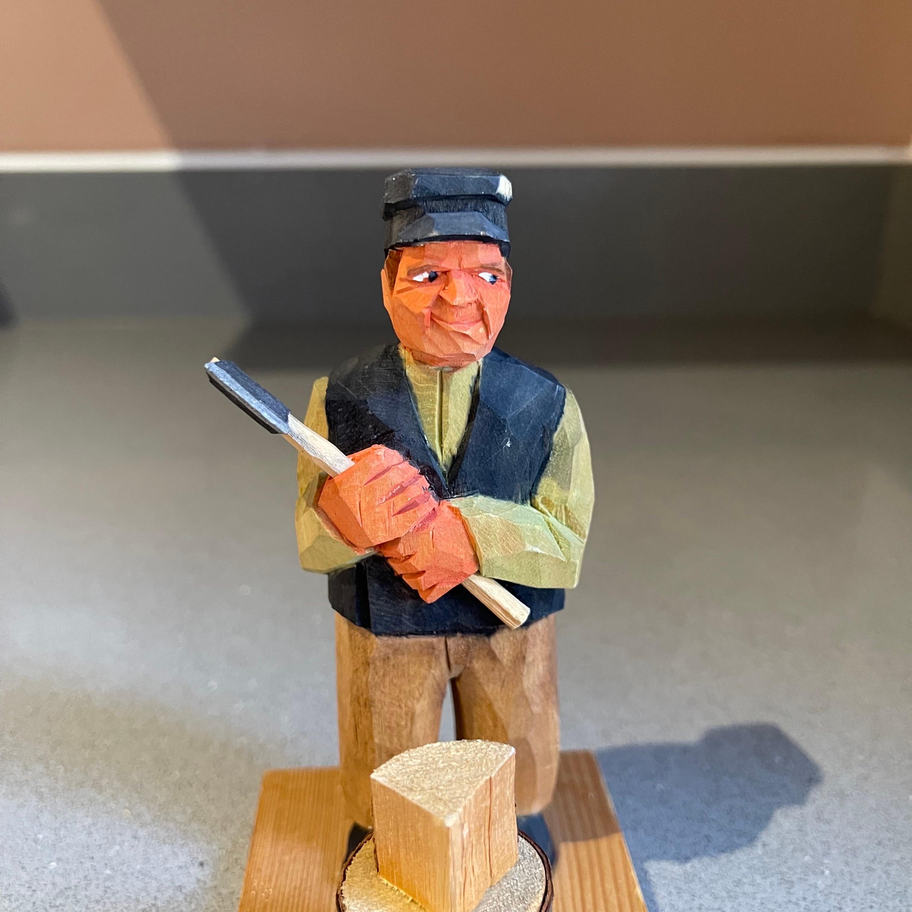 Talla de Madera Esculturas Humanas Figurilla Decorativa Antigua de un Hombre Rústico Regencia de Hollywood en venta