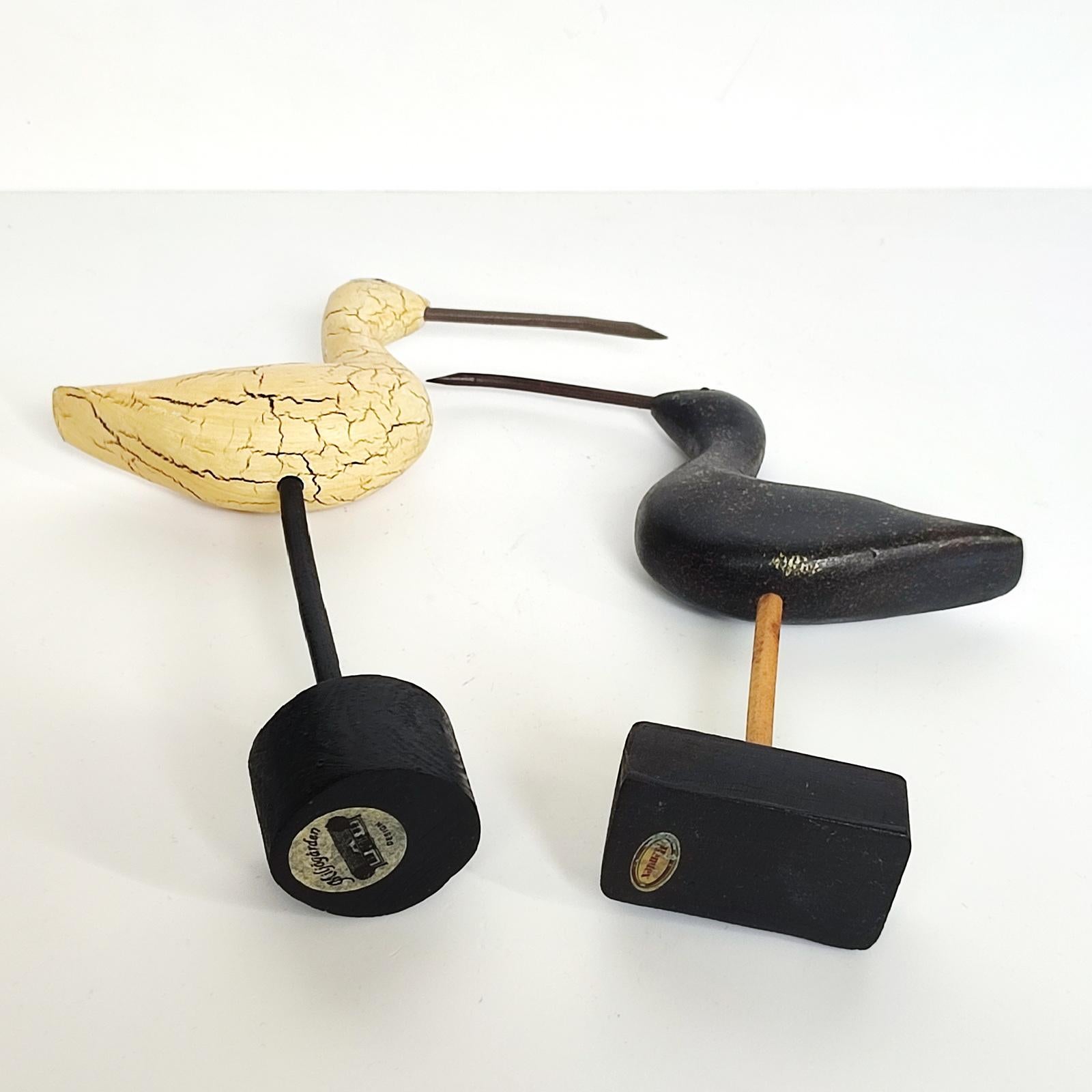 Wooden Carving Set of Two Shorebirds Hand-crafted Figurines, Decorative Curlews For Sale 6