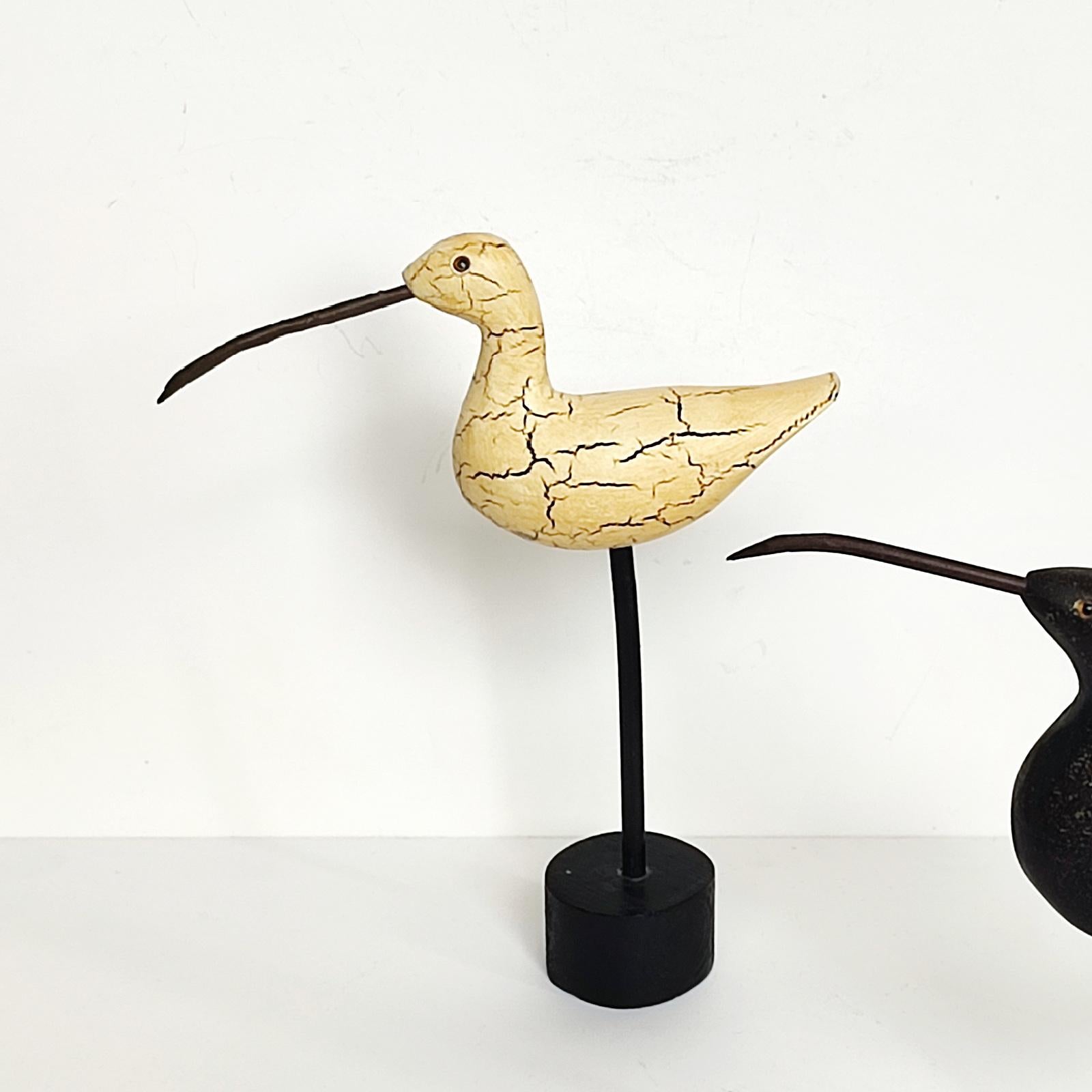 Wooden Carving Set of Two Shorebirds Hand-crafted Figurines, Decorative Curlews In Good Condition For Sale In Bochum, NRW