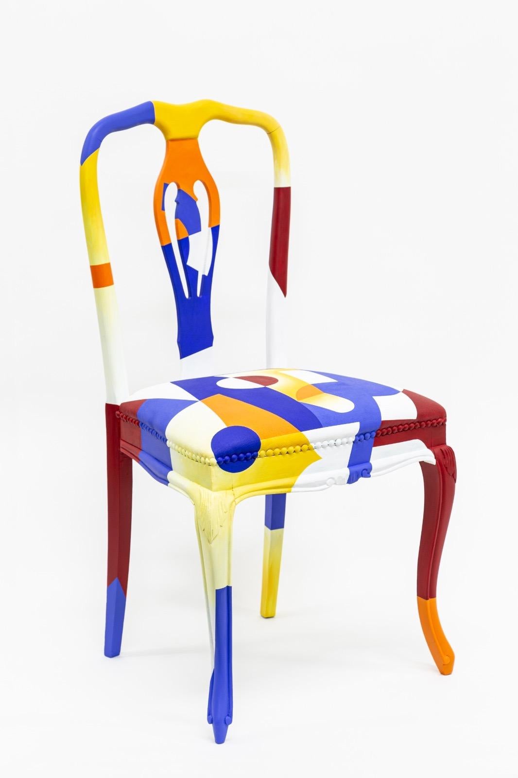 Von Alessandro Guerriero neu gestalteter Stuhl für die Collection'S Alchimia Redesign. Das Stück ist handbemalt mit einer Dekoration von Alessandro Guerriero. Einzigartiges Stück

Biographie:
1976 gründeten Alessandro und Adriana Guerriero Alchimia,