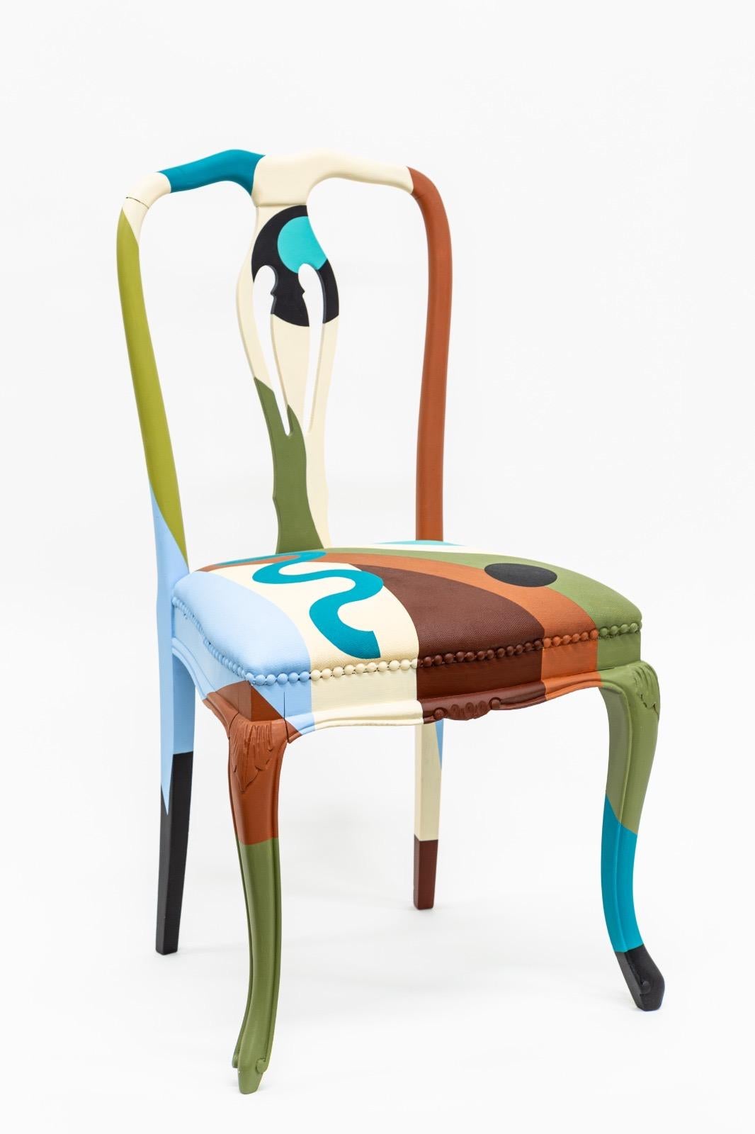 Von Alessandro Guerriero neu gestalteter Stuhl für die Collection'S Alchimia Redesign. Das Stück ist handbemalt mit einer Dekoration von Alessandro Guerriero. Einzigartiges Stück

Biographie:
1976 gründeten Alessandro und Adriana Guerriero Alchimia,