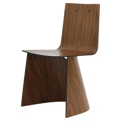 Wooden chair ClassiCon Venus Chair Design Konstantin Grcic - Walnut