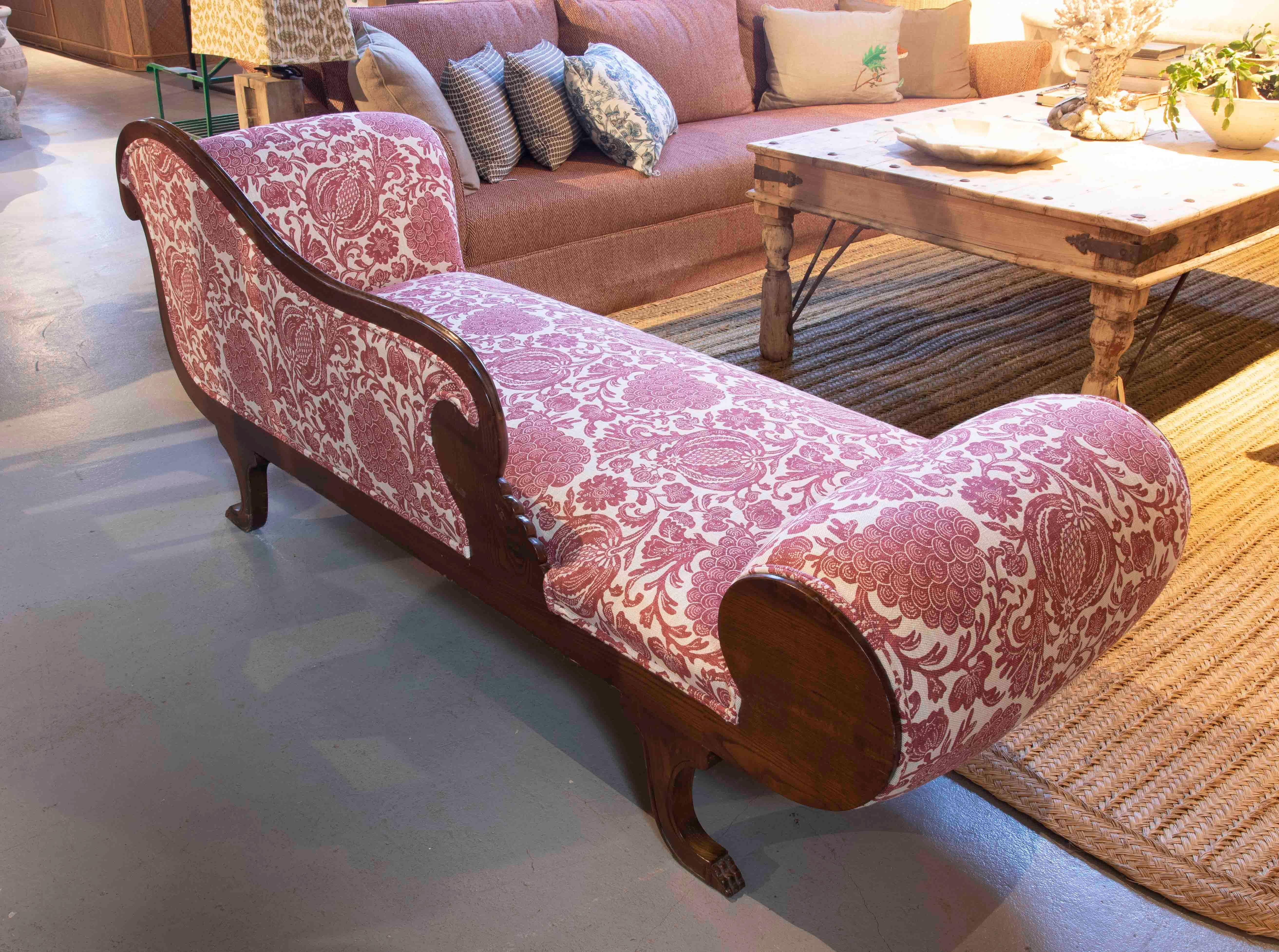 Fabric Wooden Chaise Longue with a New Upholstery and Pomegranate Decoration  For Sale