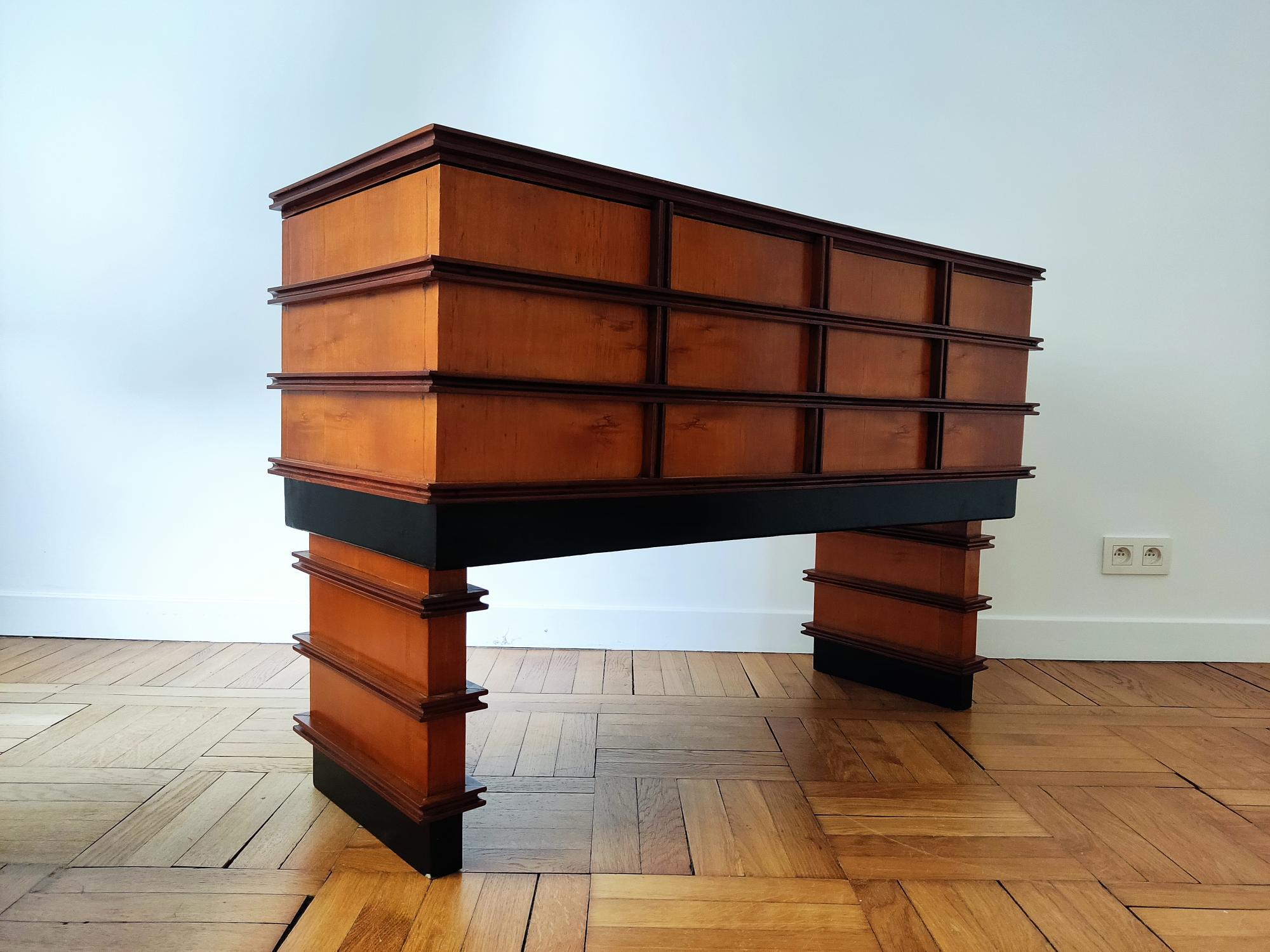 Wooden chest/console attributed to Tomaso Buzzi  - Italy 60s 5