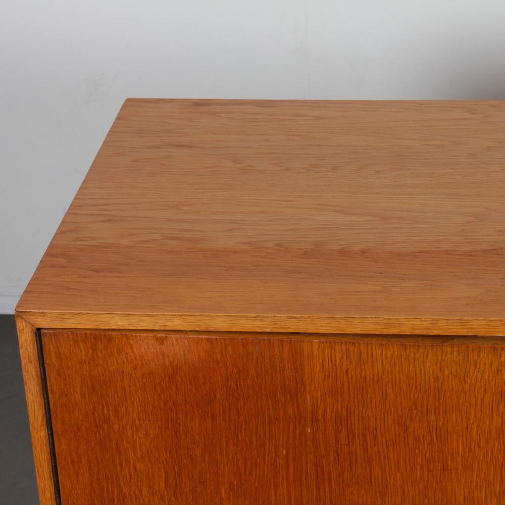 Tchèque Commode en bois fabriquée par Drevozpracujici podnik, années 1960 en vente