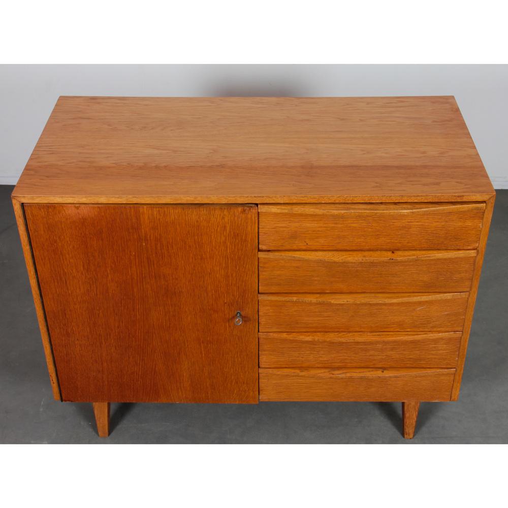 Milieu du XXe siècle Commode en bois fabriquée par Drevozpracujici podnik, années 1960 en vente