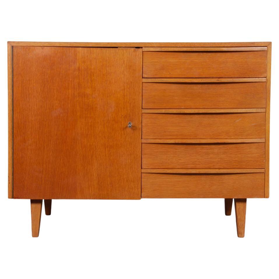 Commode en bois fabriquée par Drevozpracujici podnik, années 1960 en vente
