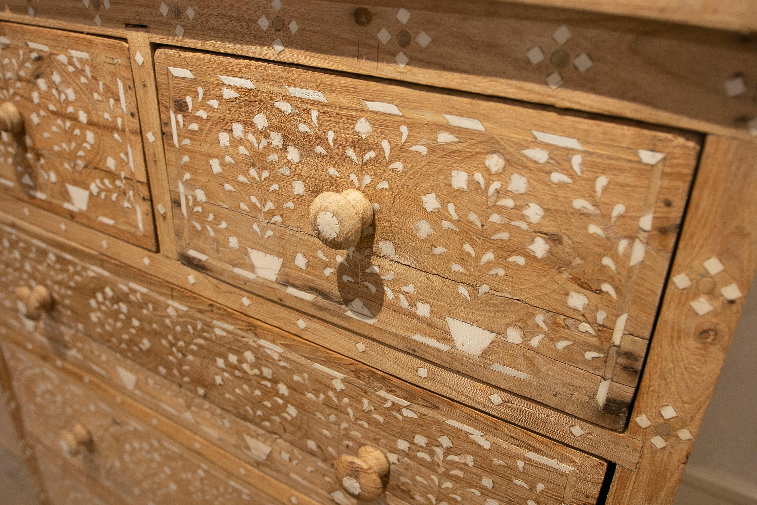Wooden Chest of Drawers with Inlaid Drawers with Flower Decorations For Sale 6