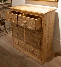 Wooden Chest of Drawers with Inlaid Drawers with Flower Decorations