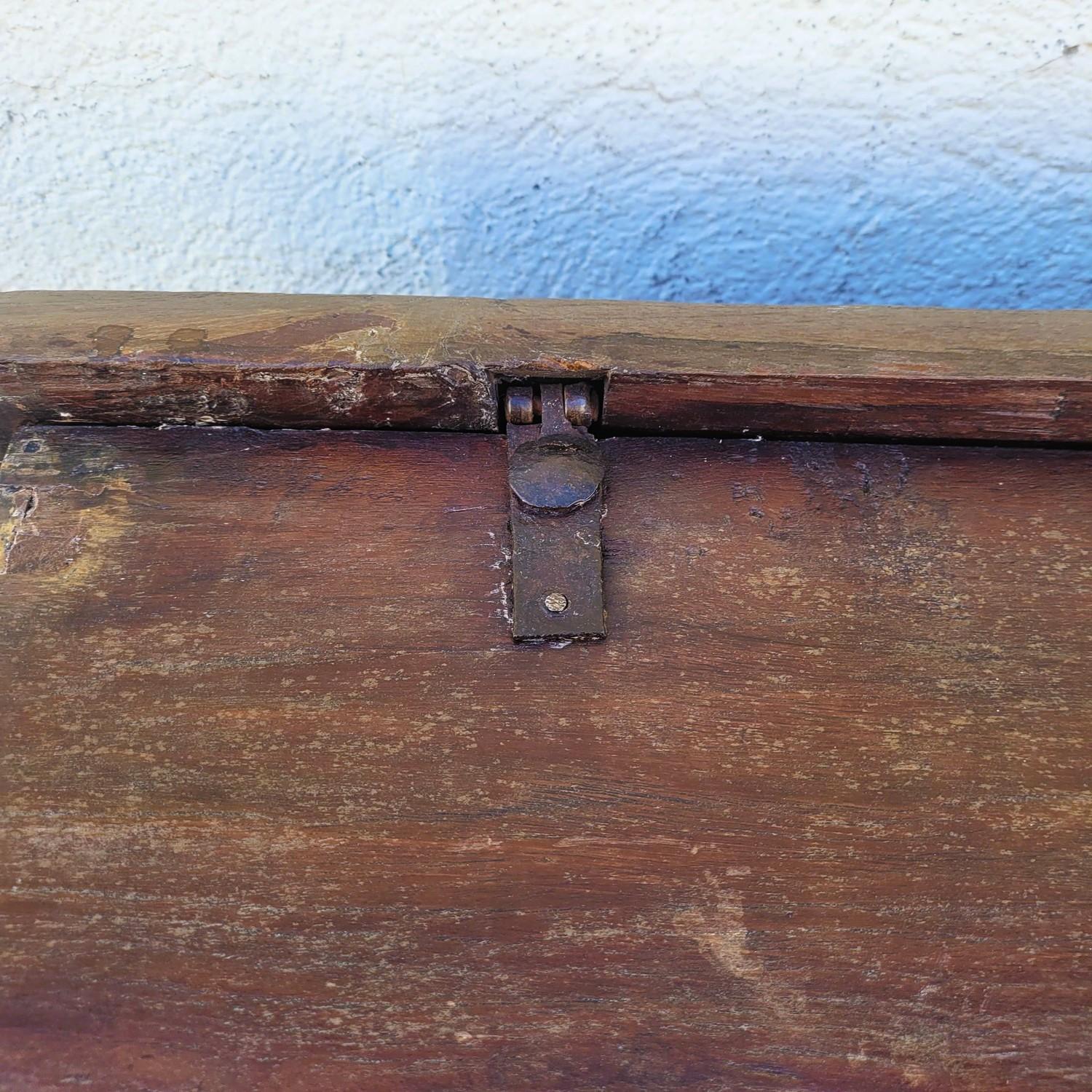 Arqueta de madera con marquetería de nácar, Siria, S. XIX en venta 9