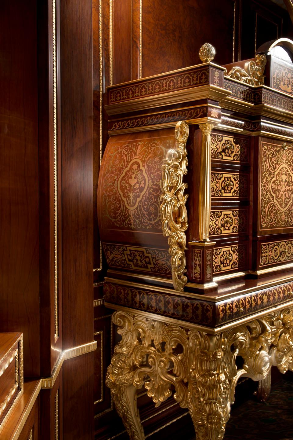 21st Century Wooden Cigar Cabinet with Baroque Carvings, Handpainted, Gold Leaf For Sale 4