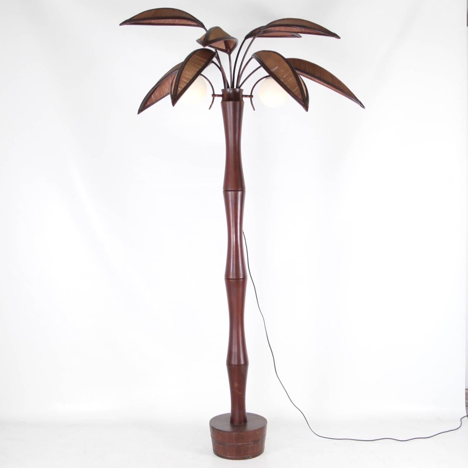 Rattan Wooden « coconut tree » floor lamp For Sale