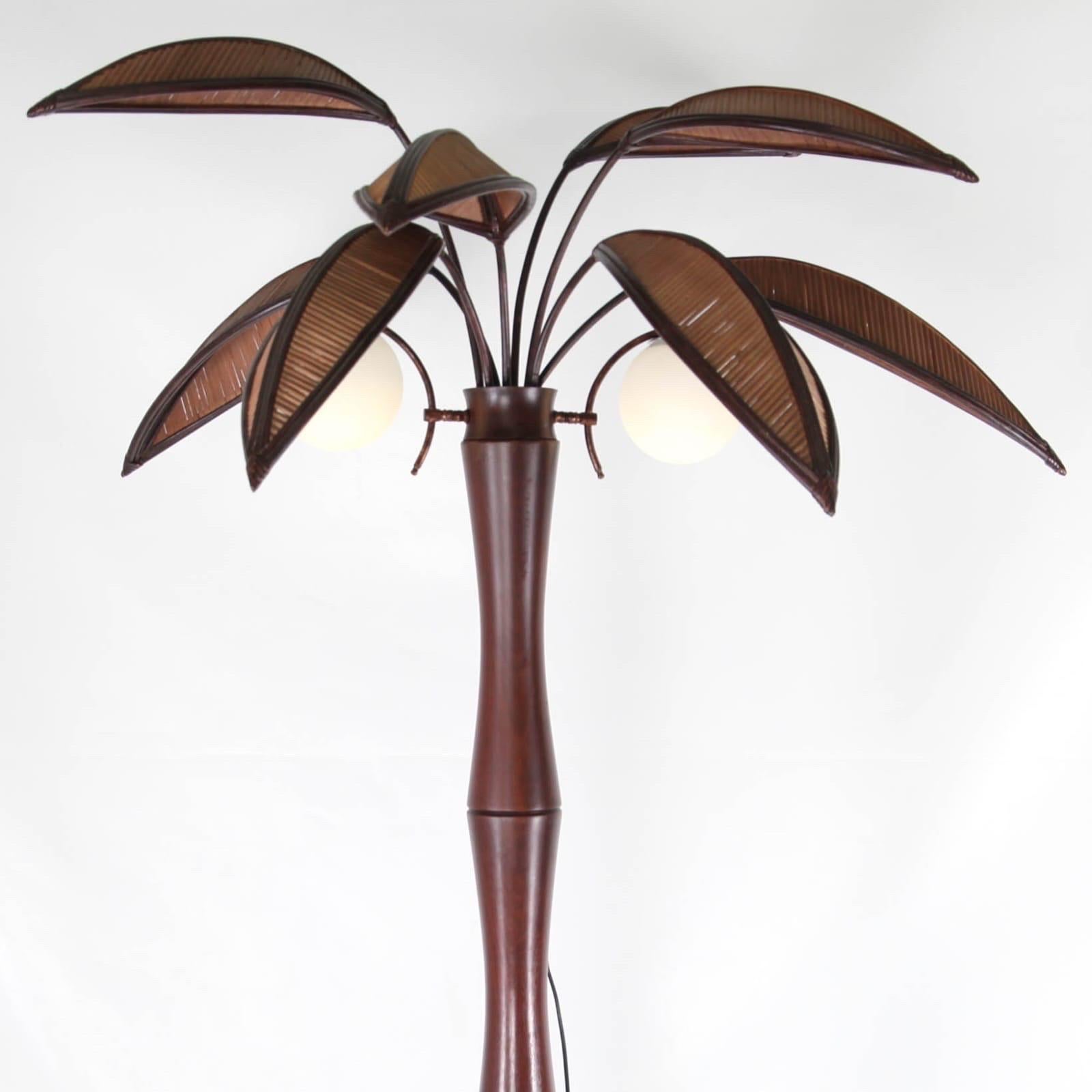Wooden « coconut tree » floor lamp For Sale 2