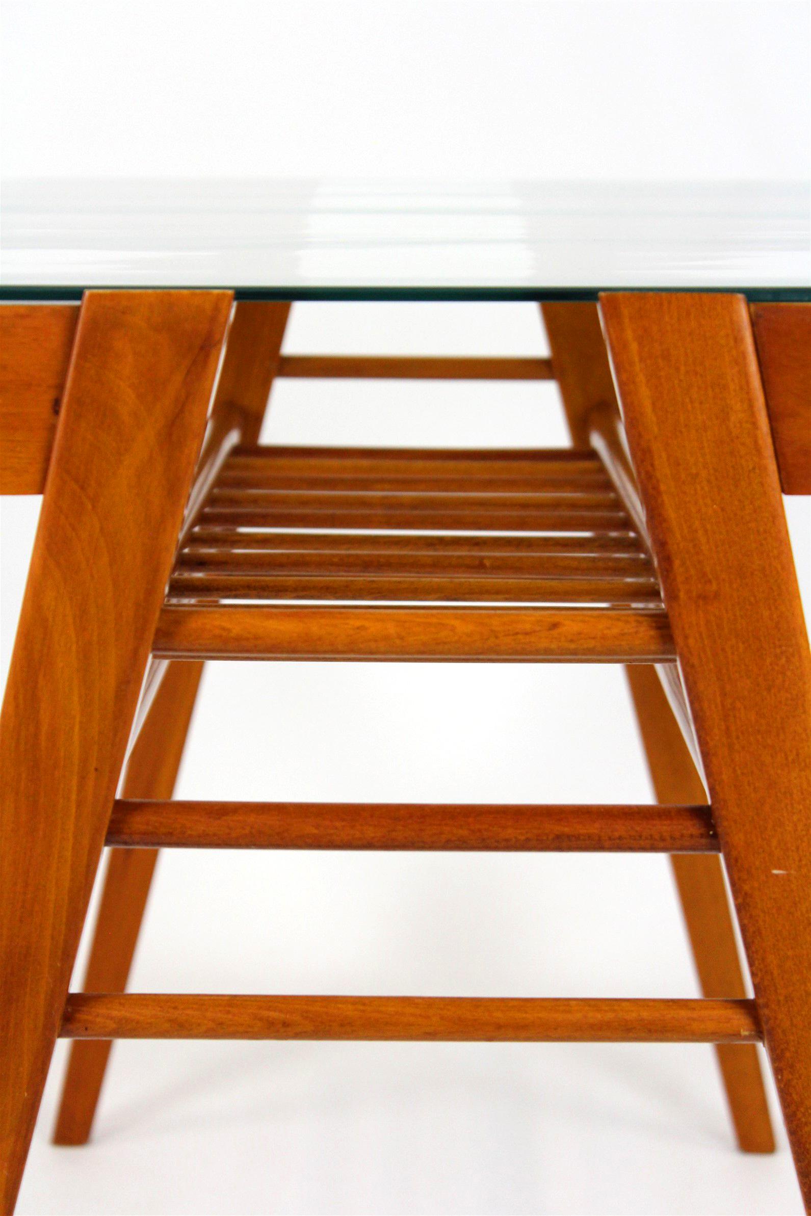 Table basse en bois de František Jirák, années 1960 en vente 5