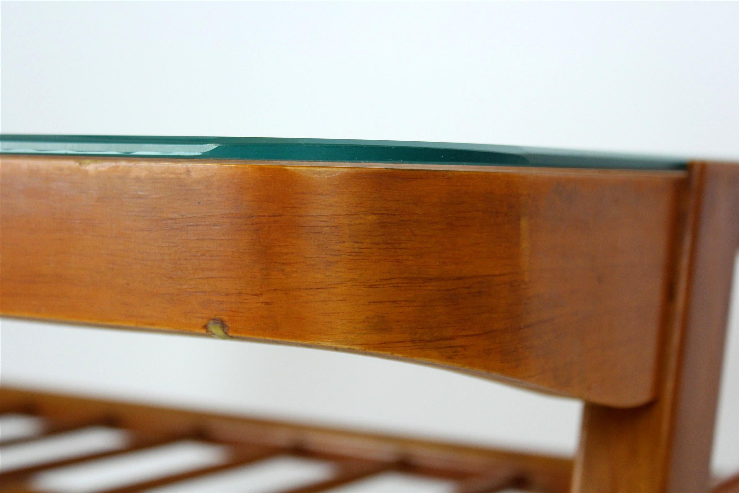 Table basse en bois de František Jirák, années 1960 en vente 1